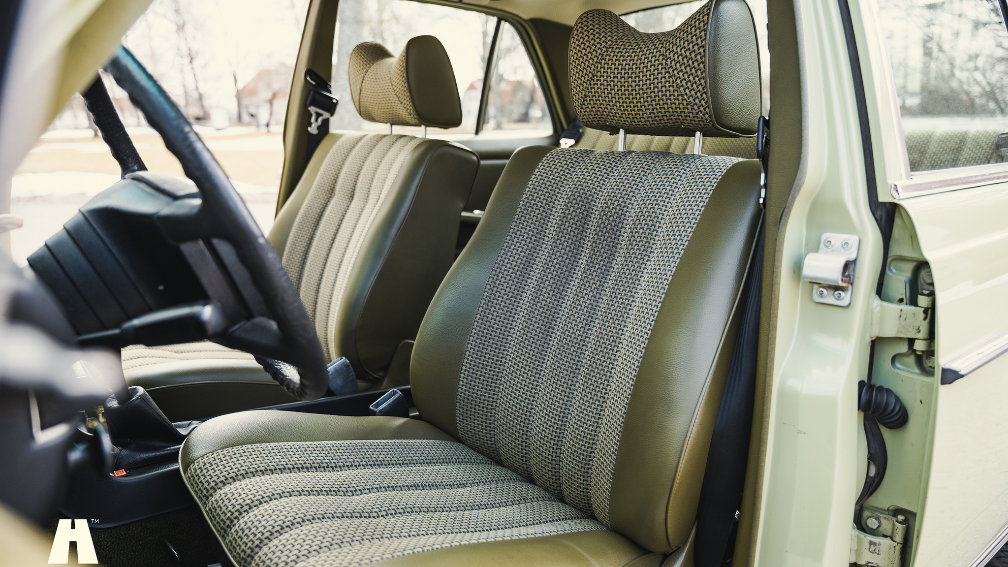 Innenraumfoto von 1979 Mercedes Benz 230
