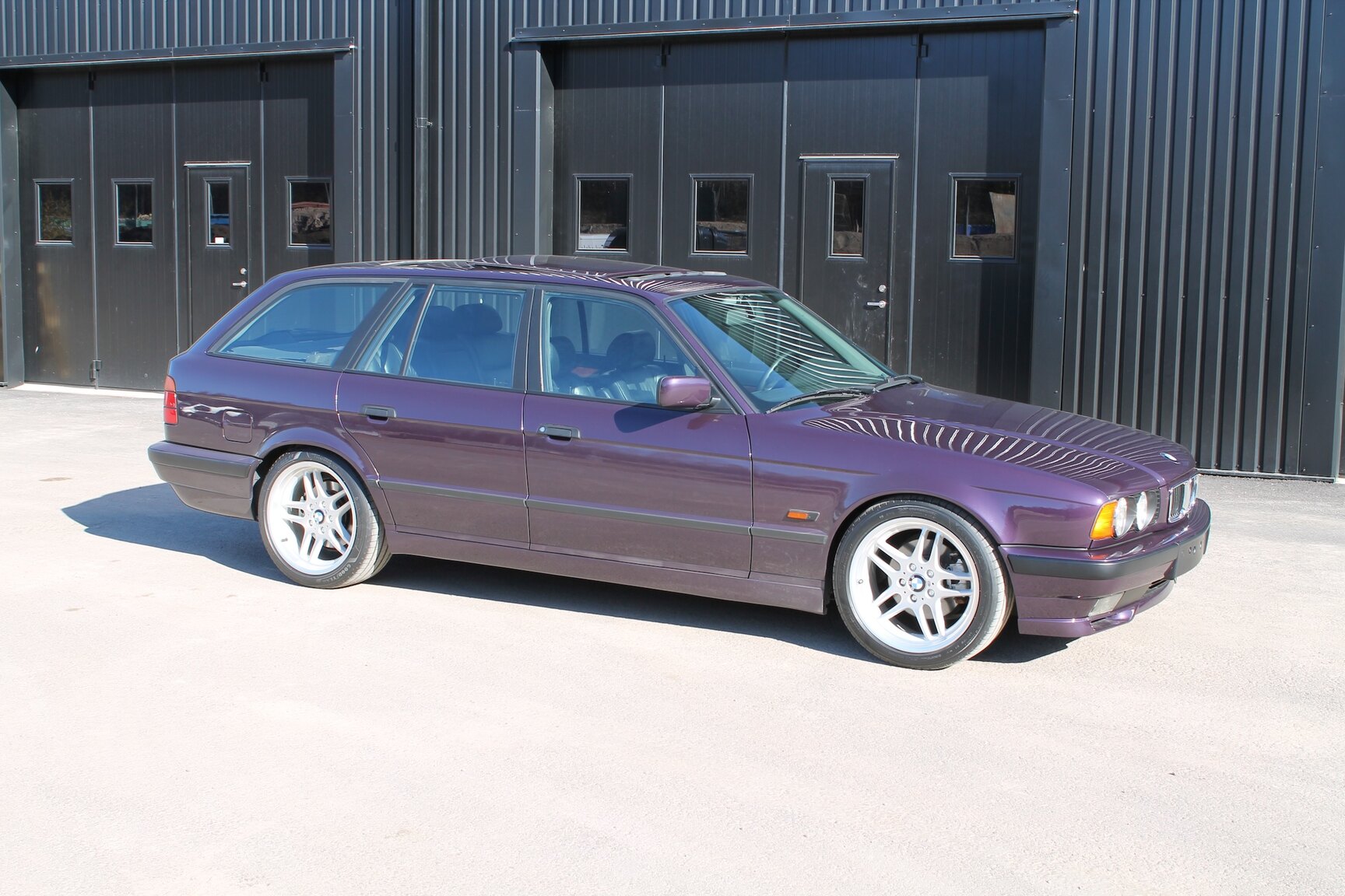 Exteriörbild på 1996 BMW 540i Touring "No Reserve Auction"