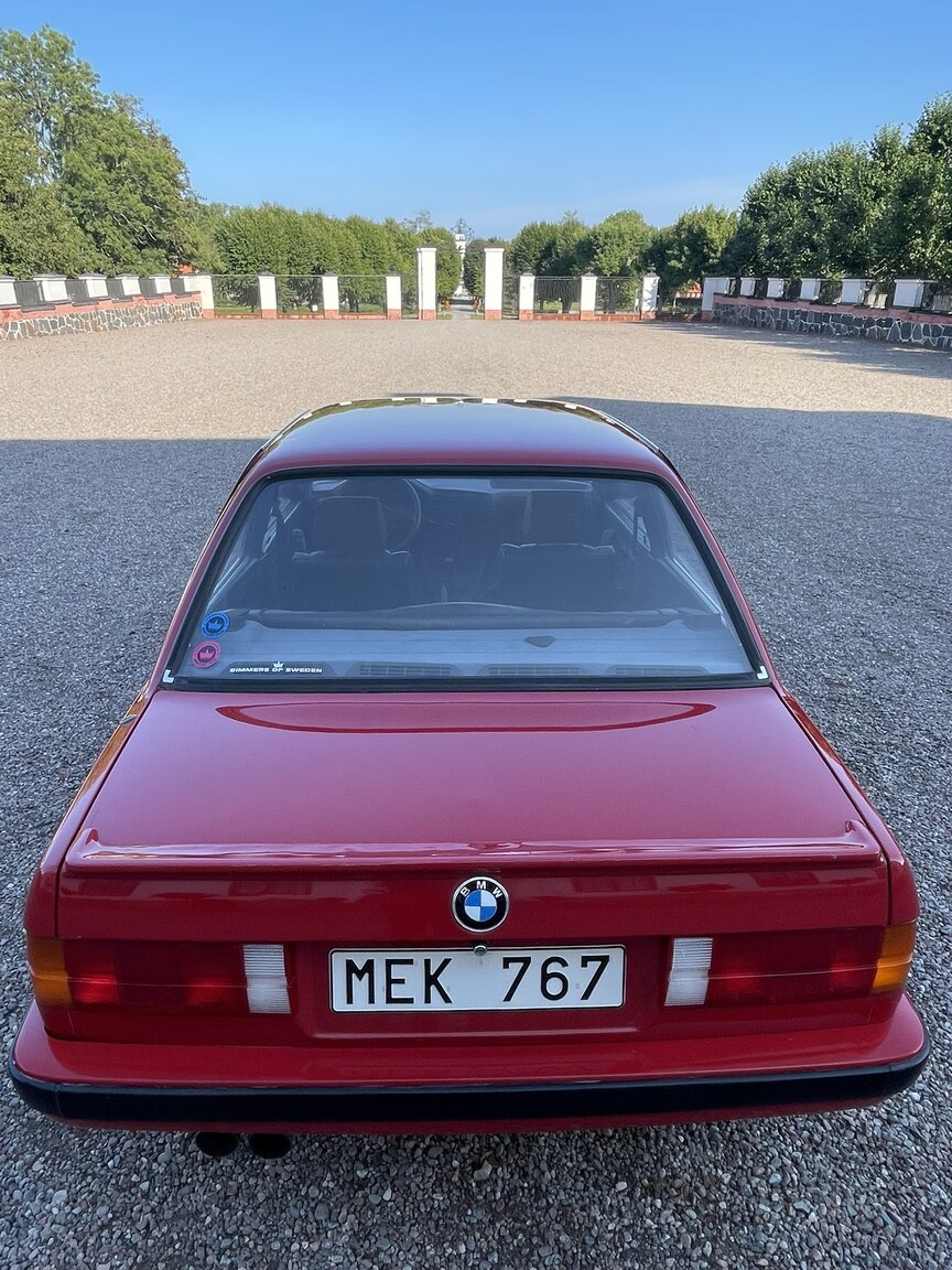 Aussenfoto 1987 BMW 320i