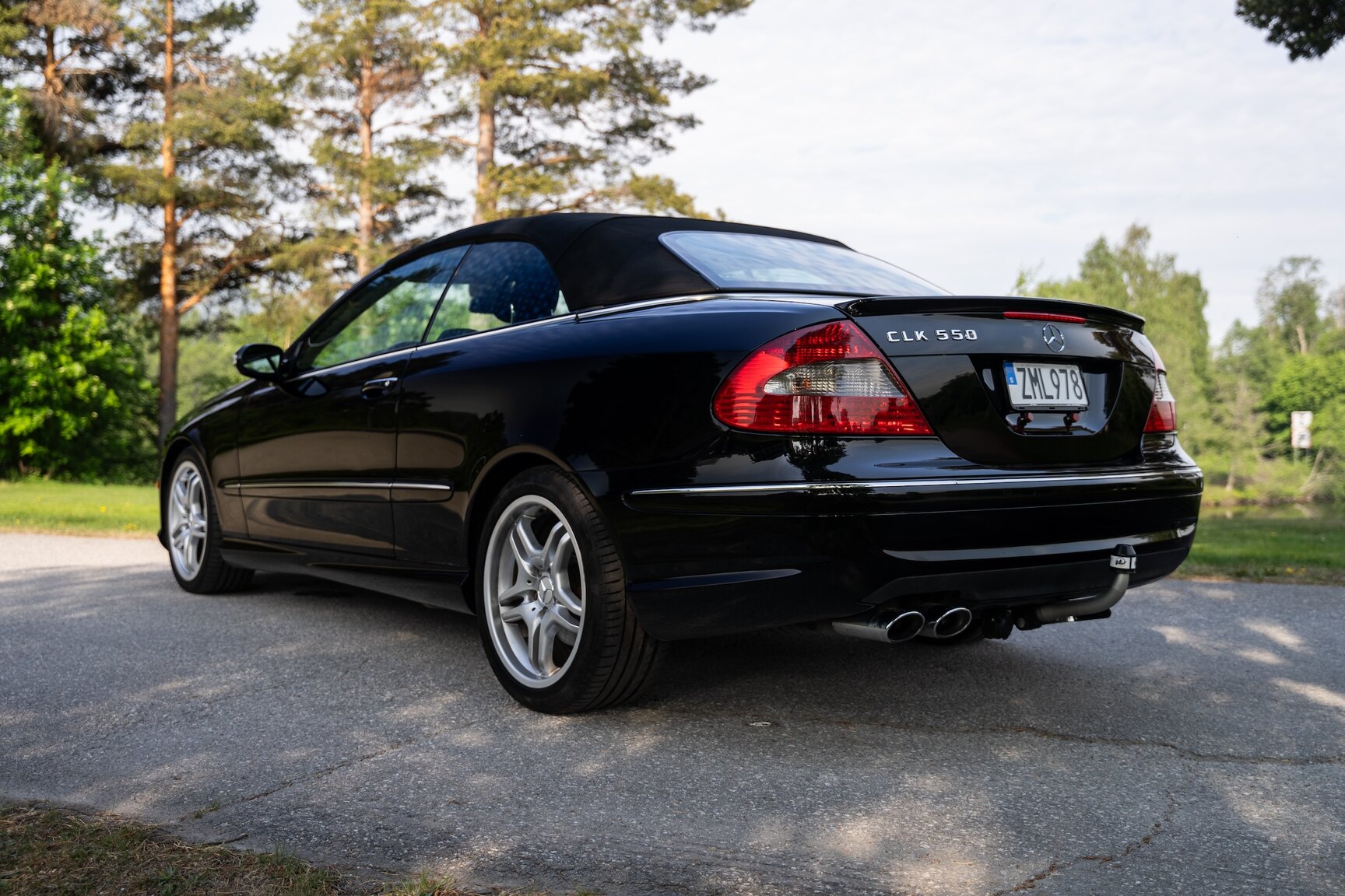 Exterior image of 2009 Mercedes-Benz CLK 550