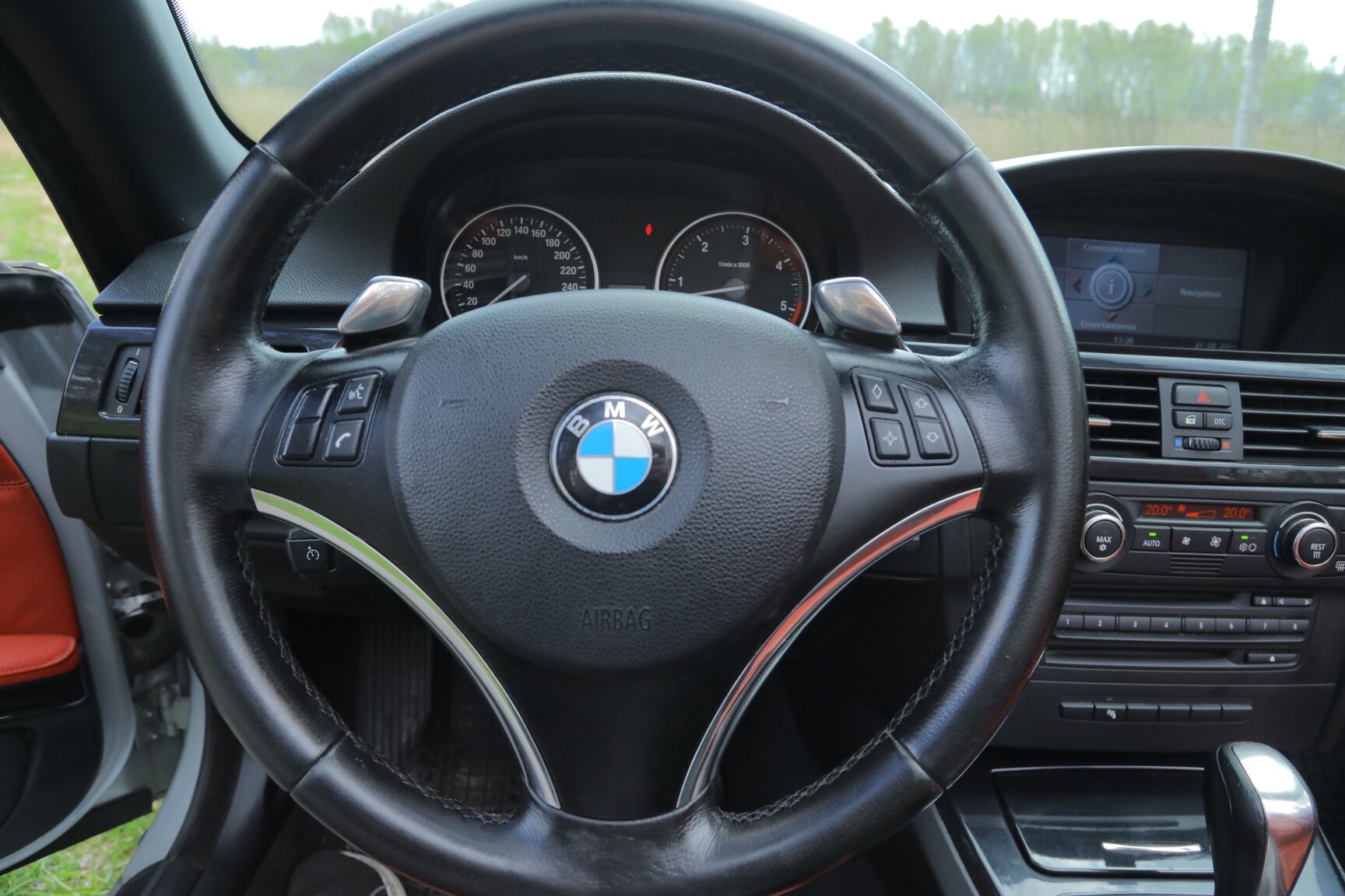 Interior image of 2008 BMW 325D Cabriolet