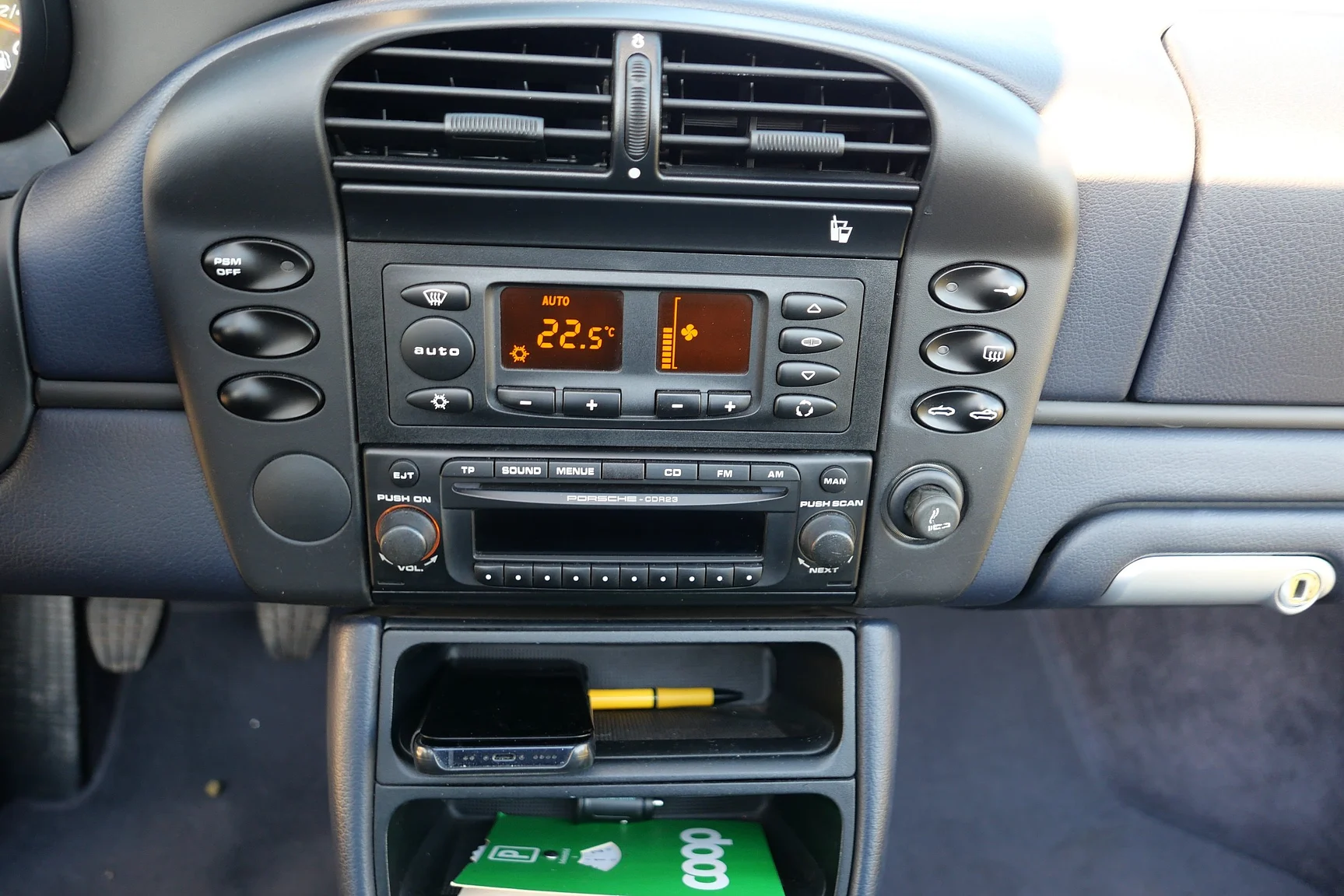 Innenraumfoto von 2003 Porsche Boxster (19)