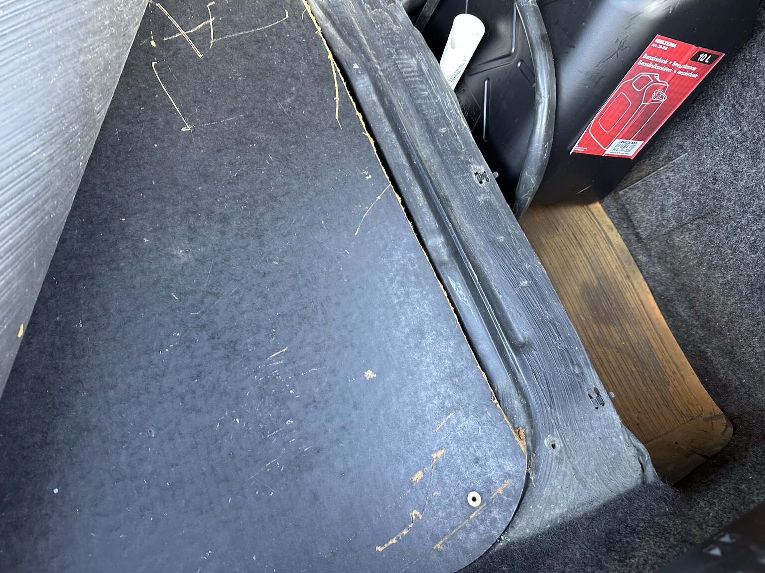 Interior image of 1975 Mercedes-Benz 450 SEL 6.9 Bepansrad 