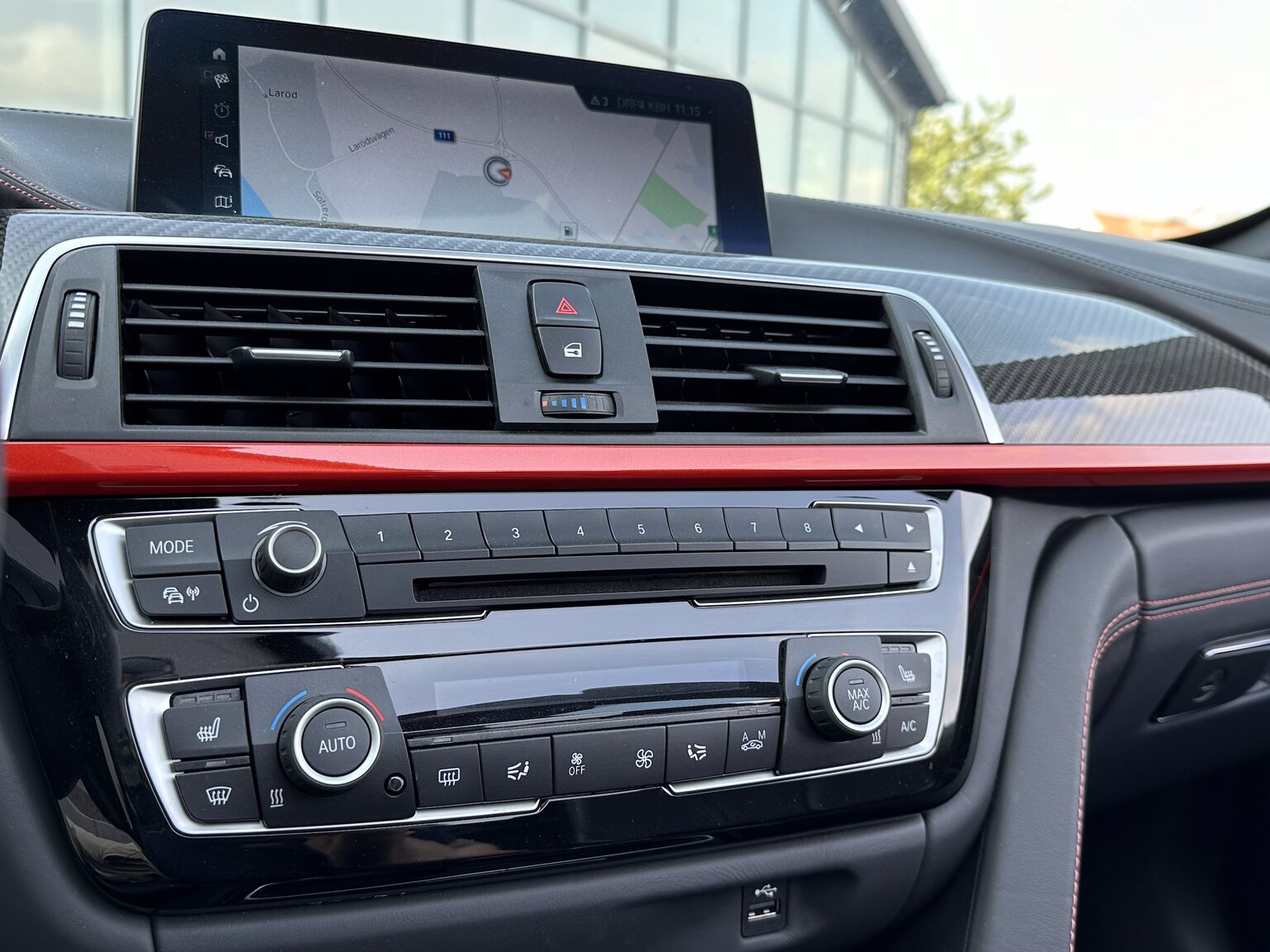 Interiörbild 2018 BMW M4 Competition Convertible F83 Manual