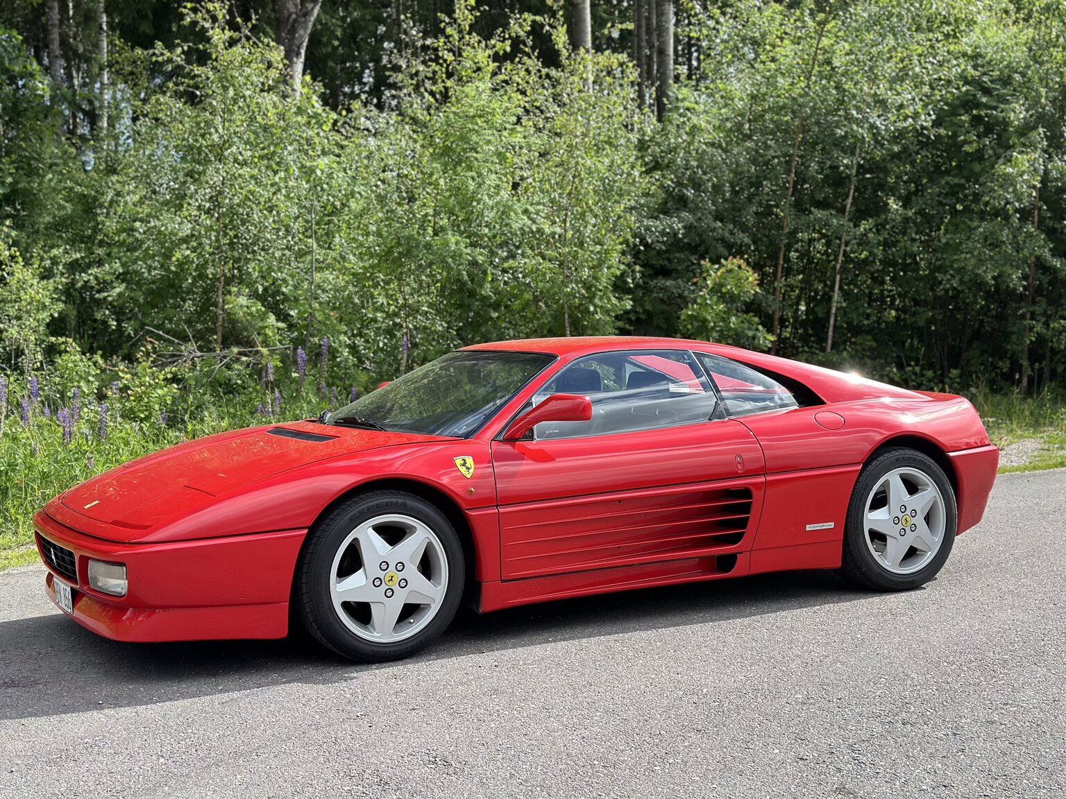 Exteriörbild på 1990 Ferrari 348 (2)