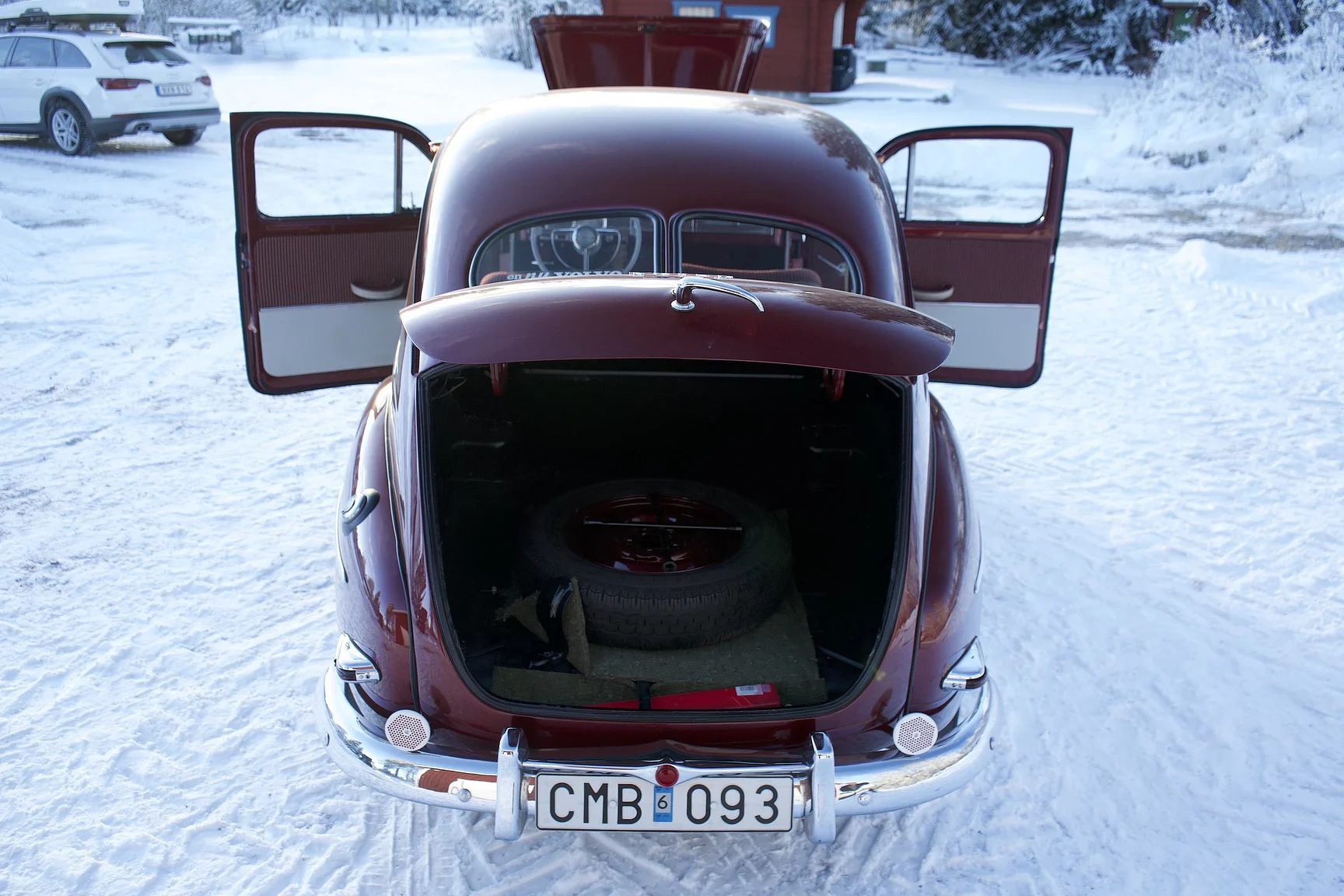 Interior image of 1953 Volvo PV444 DS (53)