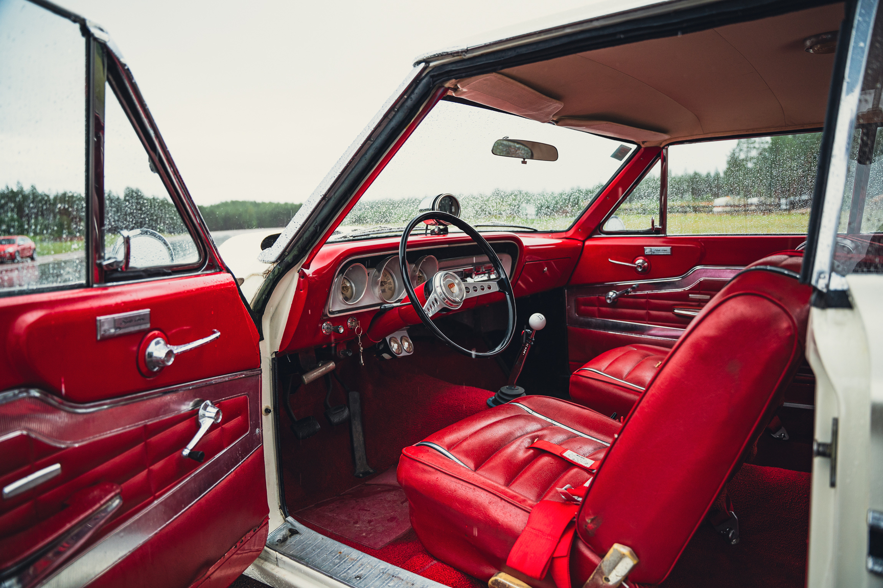 Interior image of 1964 Ford Fairlane 500 Sport Coupé (1)