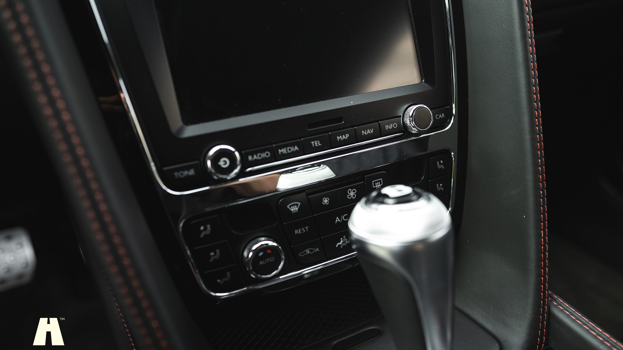 Innenraumfoto von 2013 Bentley Continental GT V8 (29)