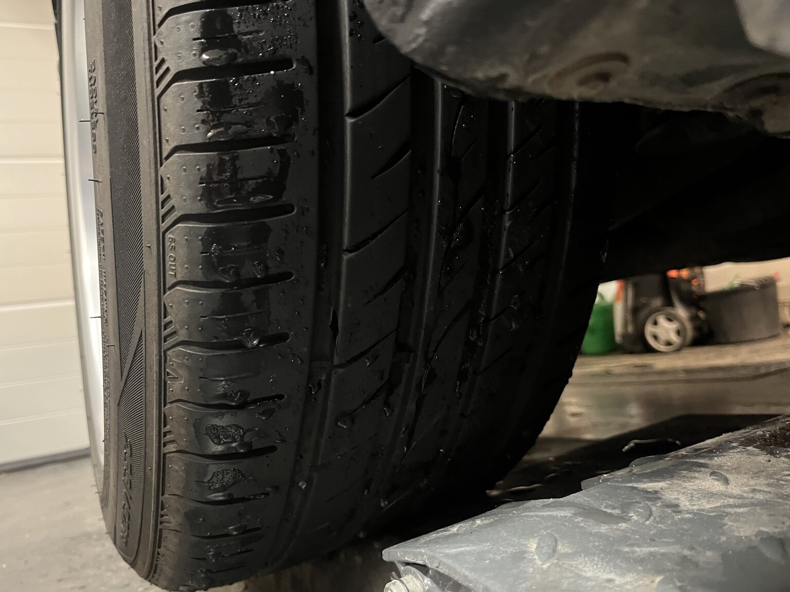 Exteriörbild på 1996 BMW 750IA