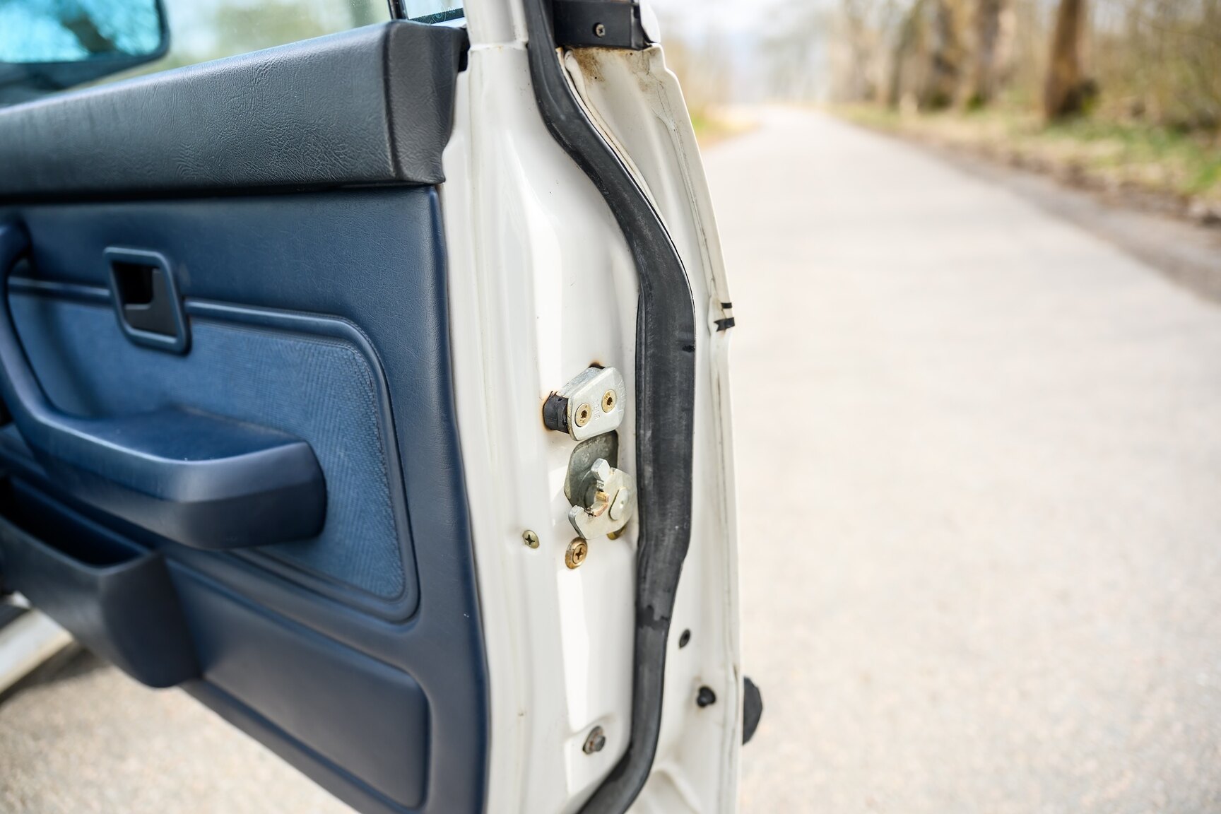 Interior image of 1986 BMW 520i