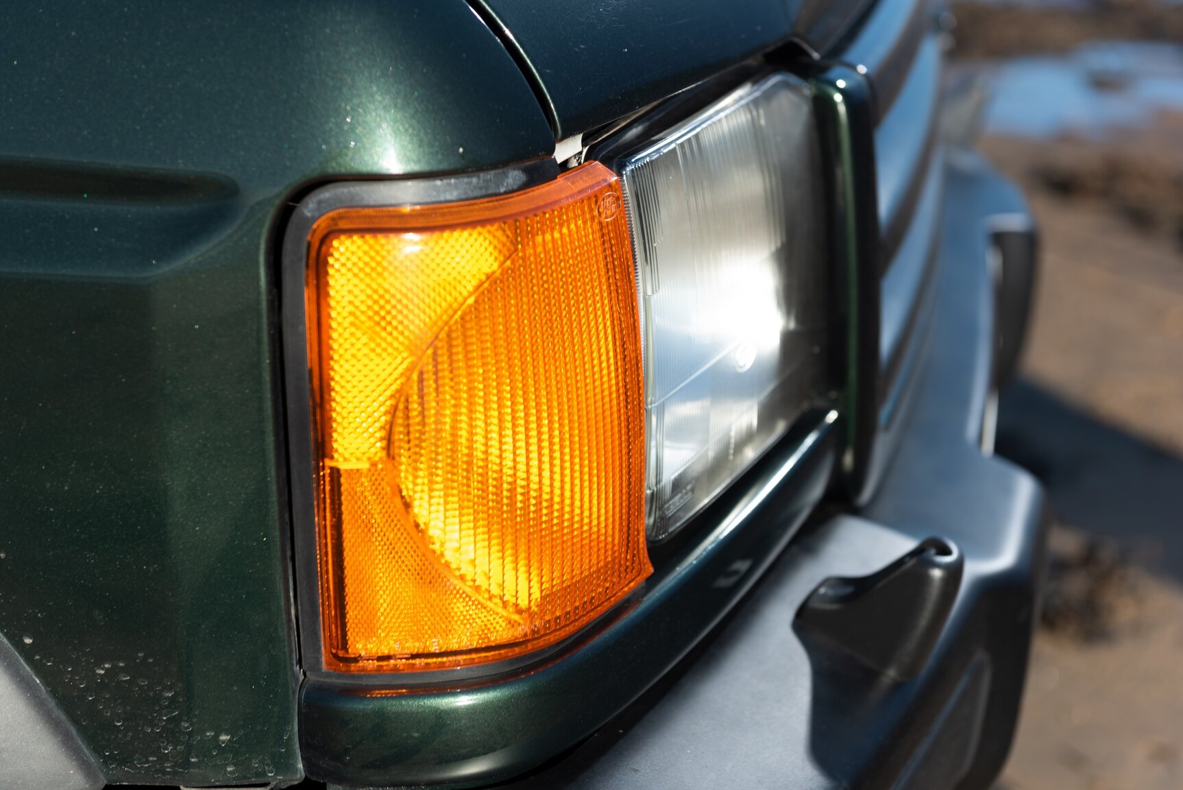 Exterior image of 1999 Land Rover Discovery 4.0 V8