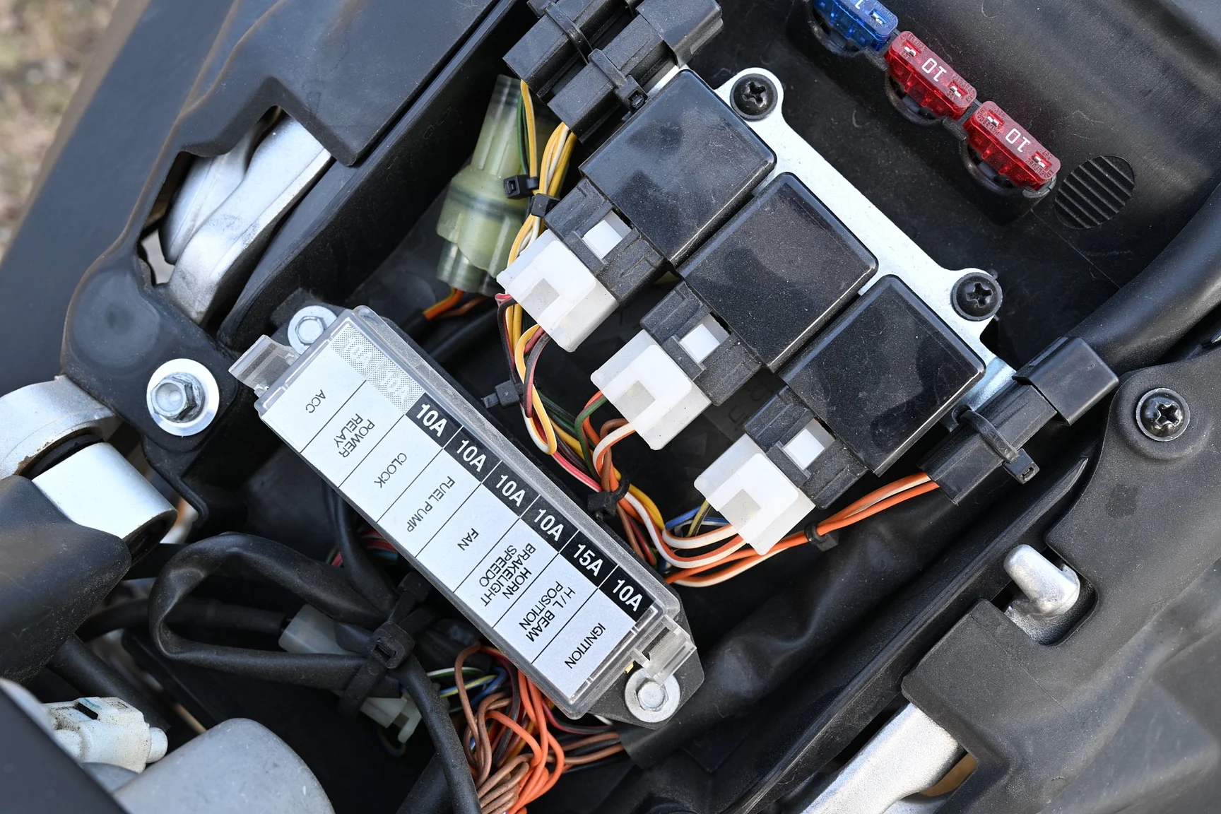 Exterior image of 2005 KTM 990 Super Duke (68)