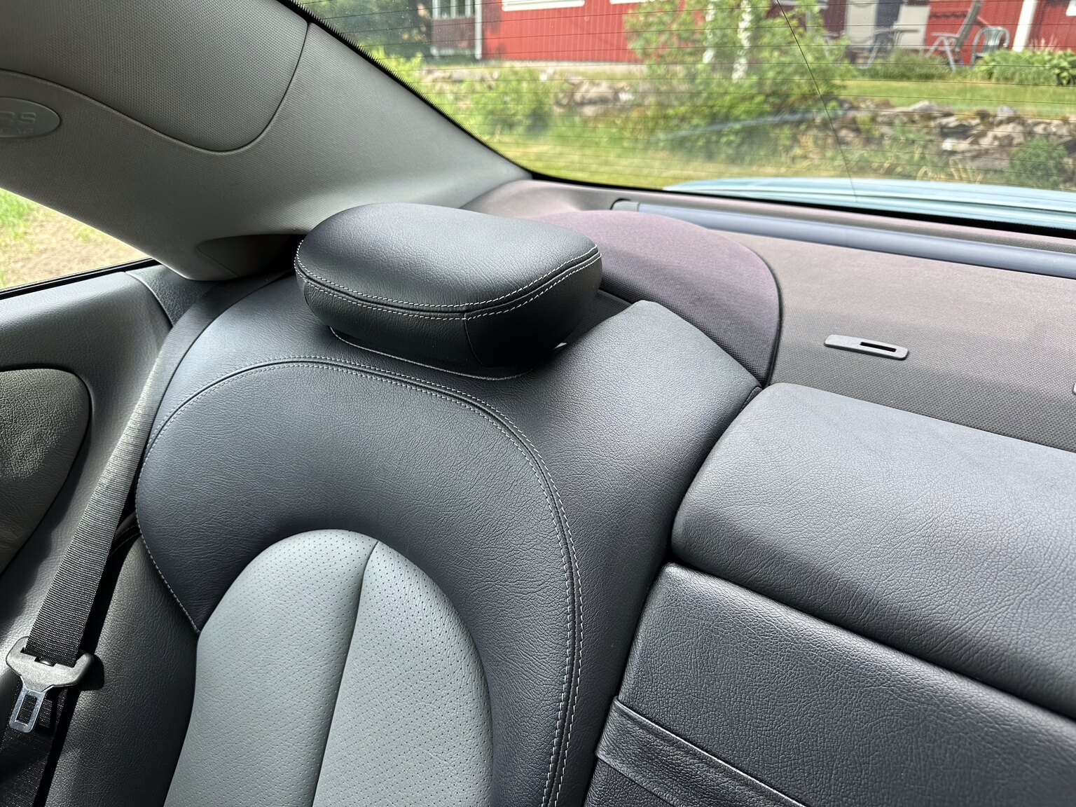 Innenraumfoto von 2003 Mercedes CLK 500