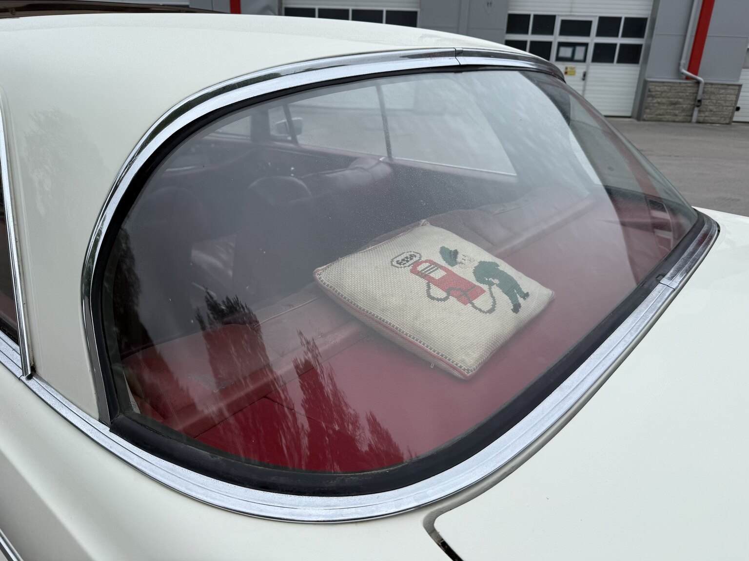 Exteriörbild på 1963 Mercedes-Benz 220 SE