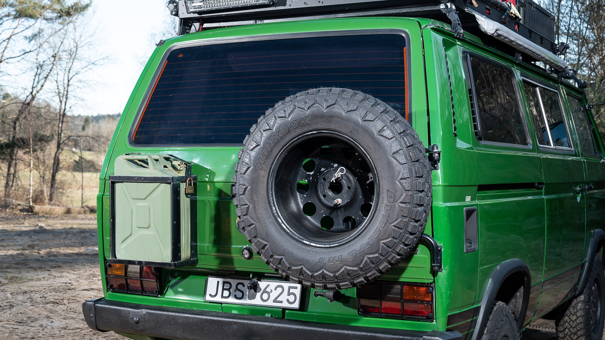 Exterior image of 1992 Volkswagen T3 Kombi Syncro 16" Westfalia
