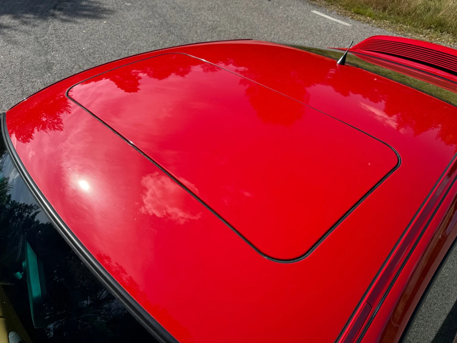 Exterior image of 1998 Porsche 911 Carrera (41)