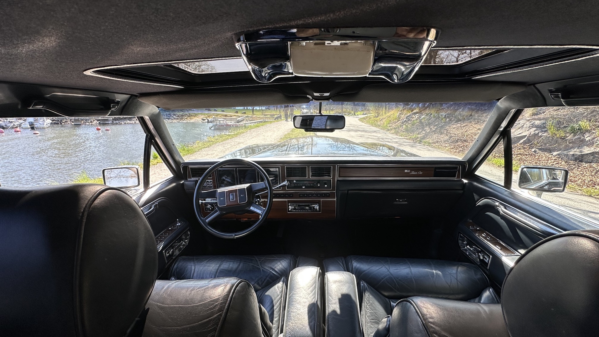 Interior image of 1988 Lincoln Town Car