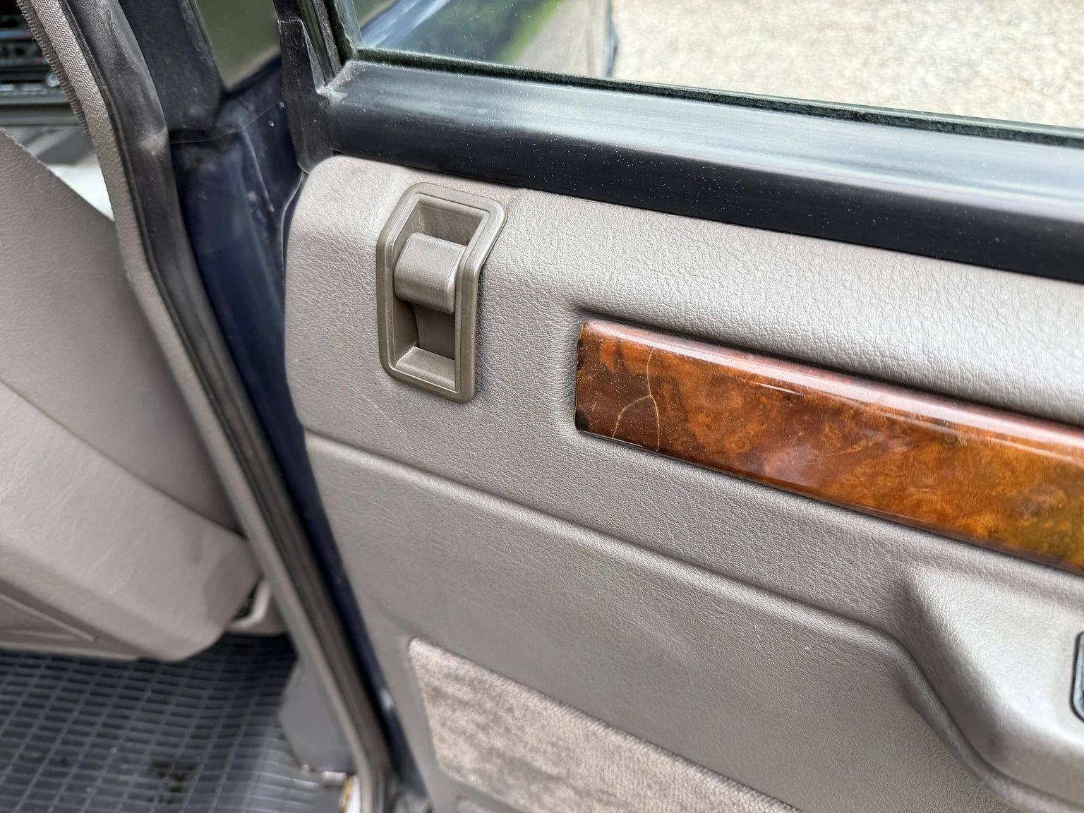 Interior image of 1990 Range Rover Vogue SE 3.9 (56)