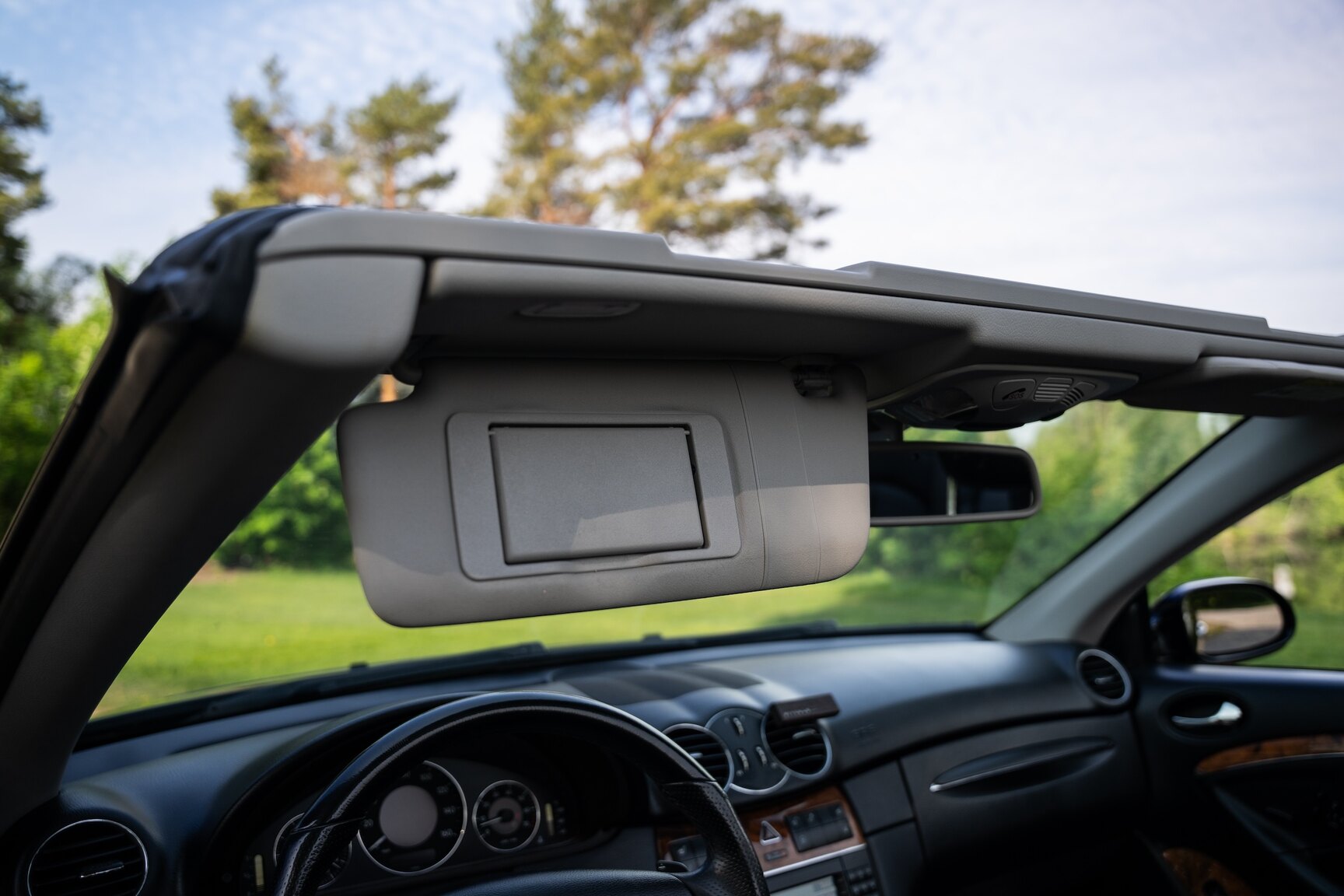 Interior image of 2009 Mercedes-Benz CLK 550
