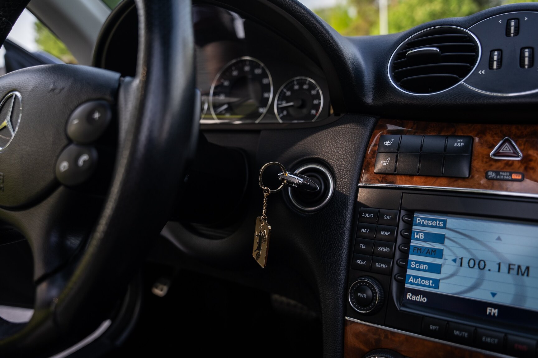 Interior image of 2009 Mercedes-Benz CLK 550