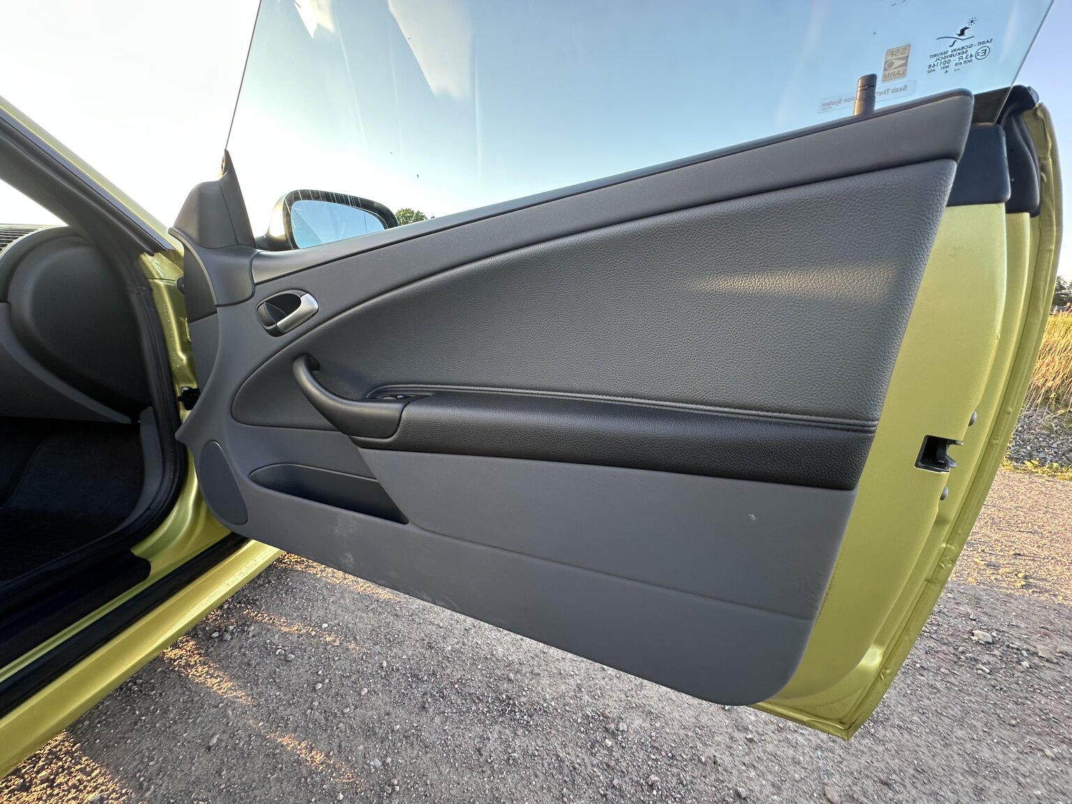 Interior image of 2004 SAAB 9.3 Aero Convertible 2.0T