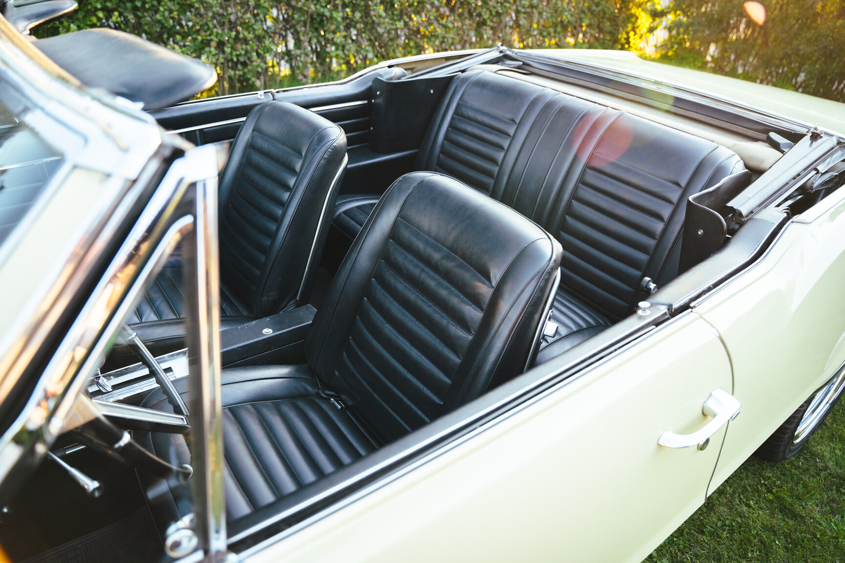 Interiörbild 1967 Oldsmobile Cutlass Supreme Cabriolet