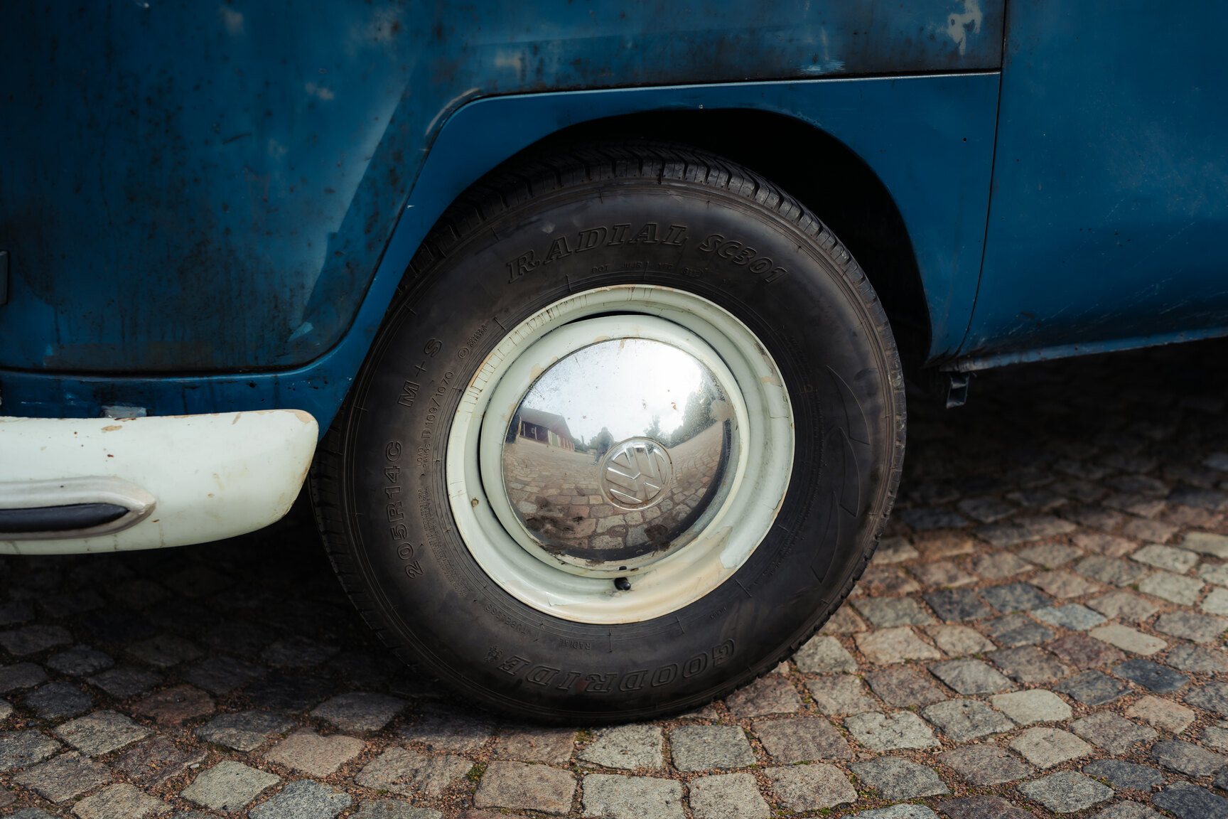 Aussenfoto 1964 Volkswagen Kleinbus Transporter 1500 Deluxe “21-fönsters Samba”