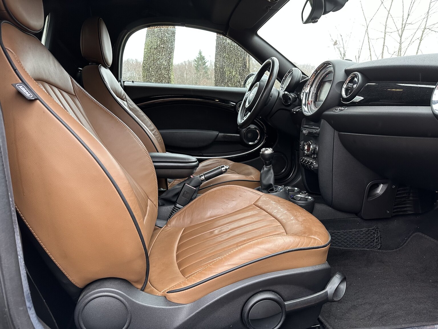 Innenraumfoto von 2012 Mini Cooper SD Roadster