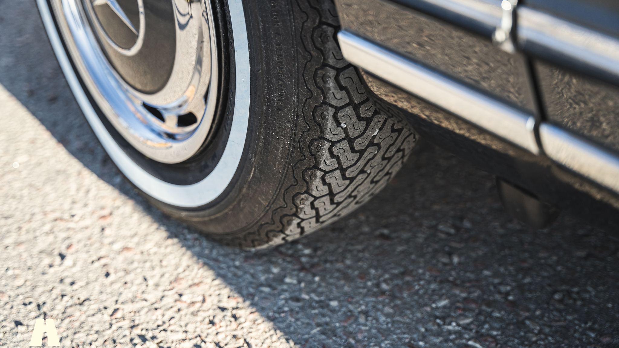 Exterior image of 1970 Mercedes 280 SL Pagoda (48)