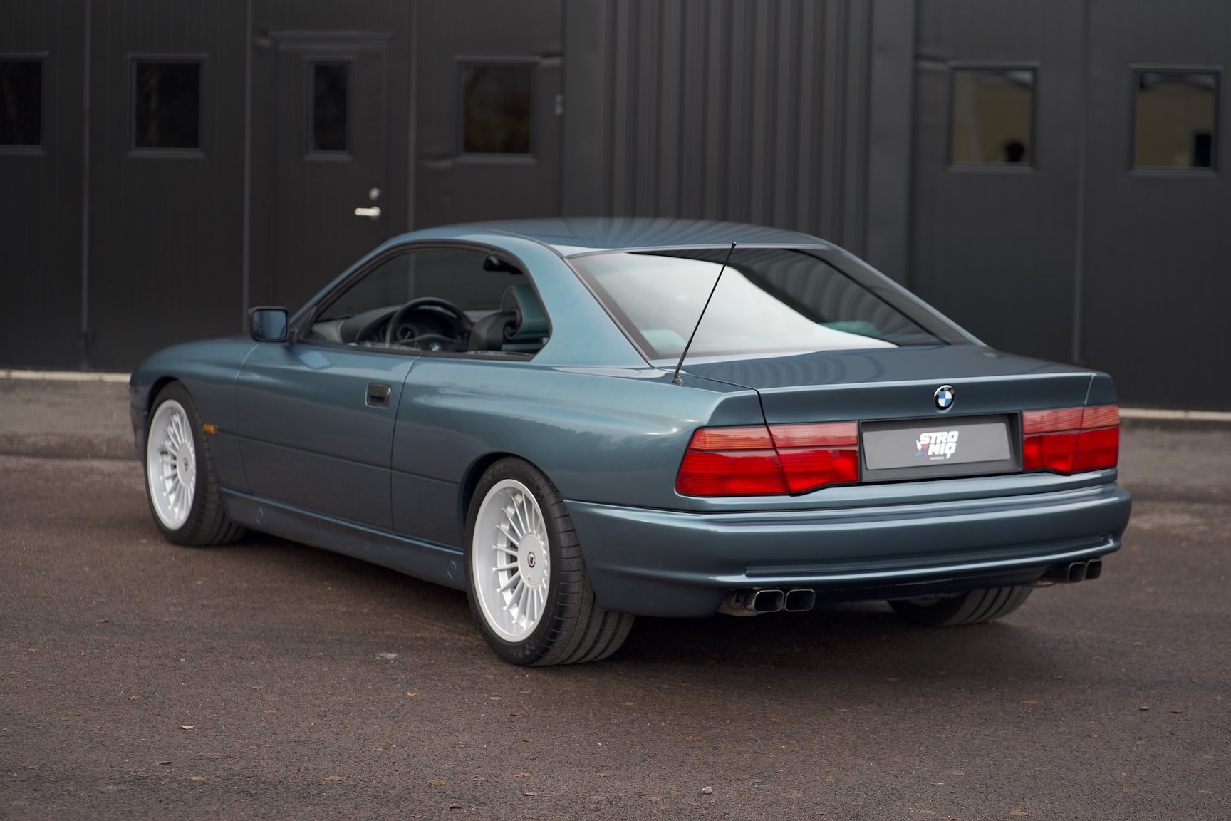 Exteriörbild på 1992 BMW 850i 6-speed manual - NO RESERVE