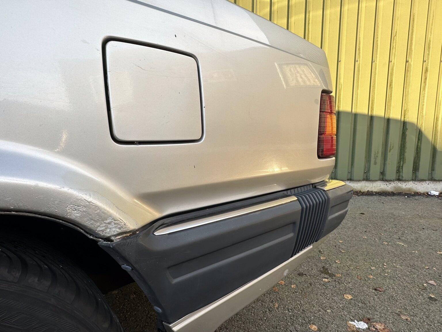 Exterior image of 1987 Volvo 780 Bertone