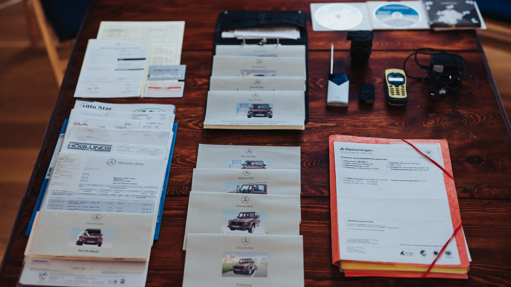 Documentation for 2000 Mercedes G500 Classic Special Edition
