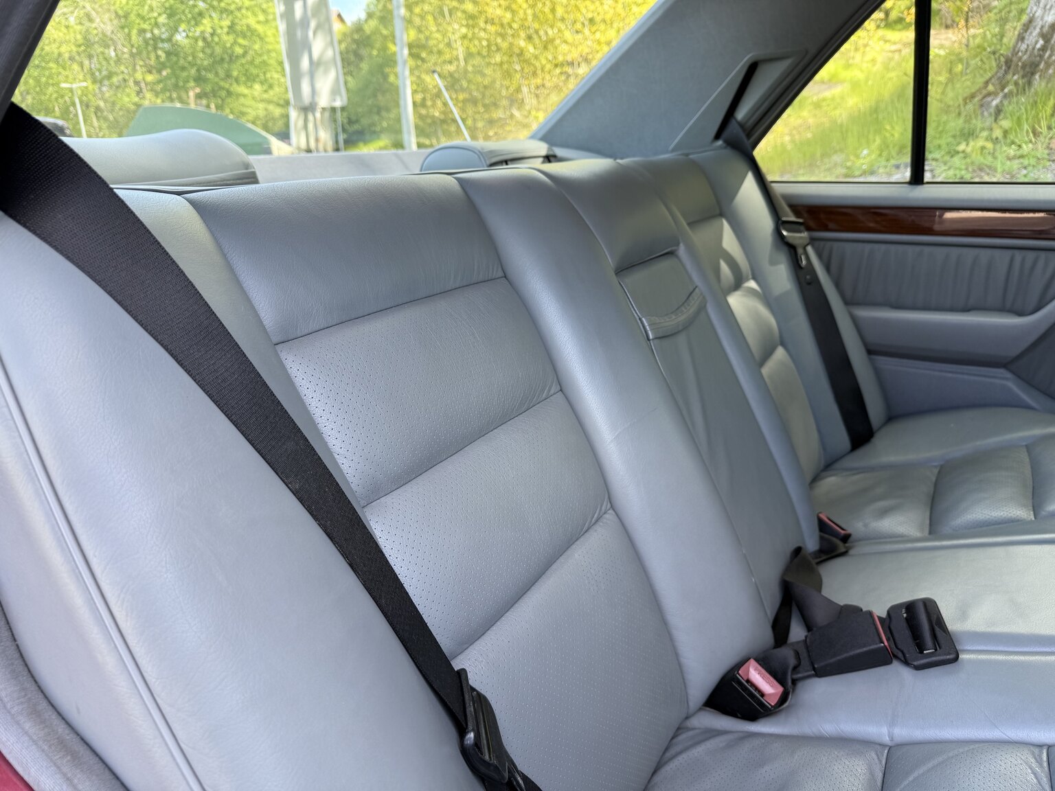 Interior image of 1991 Mercedes-Benz 300 E-24