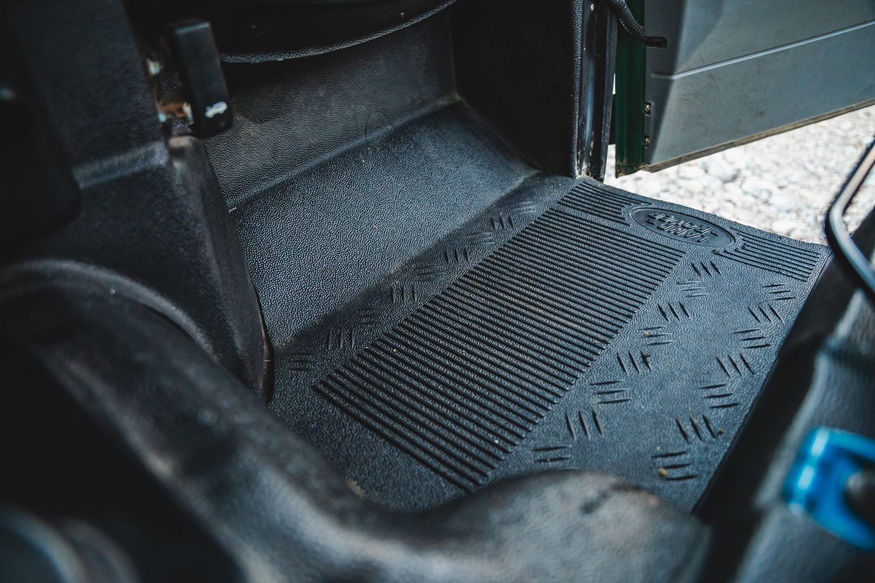 Innenraumfoto von 2003 Land Rover Defender TD5 90 Pickup (30)