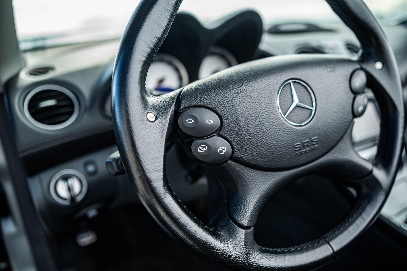 Interior image of 2002 Mercedes SL 55 AMG