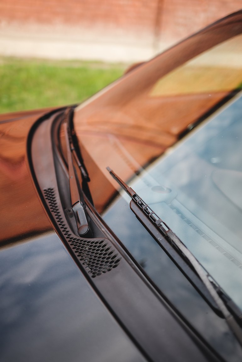 Exterior image of 1998 Porsche 996 Carrera 