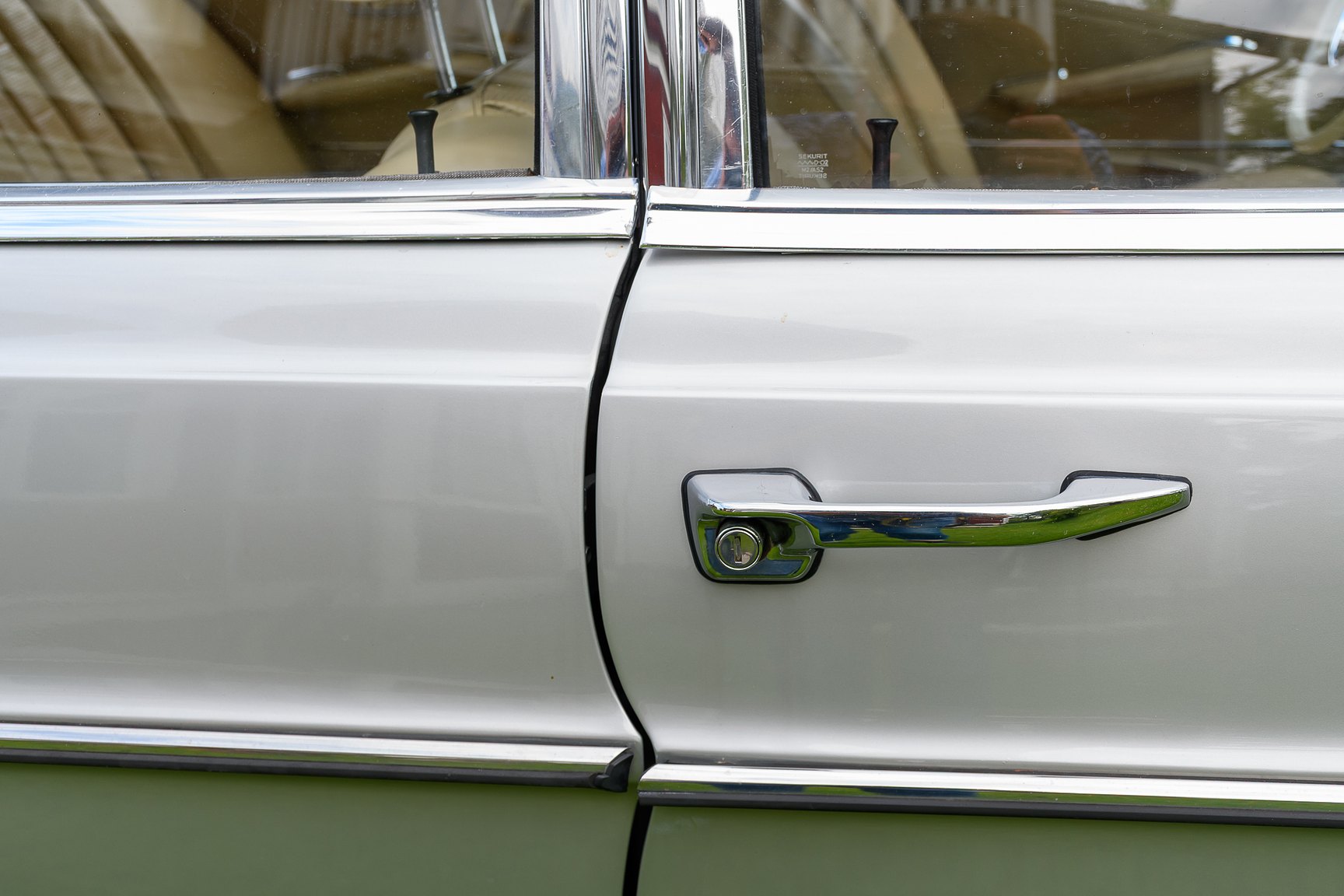 Exterior image of 1969 Mercedes-Benz 300 SEL