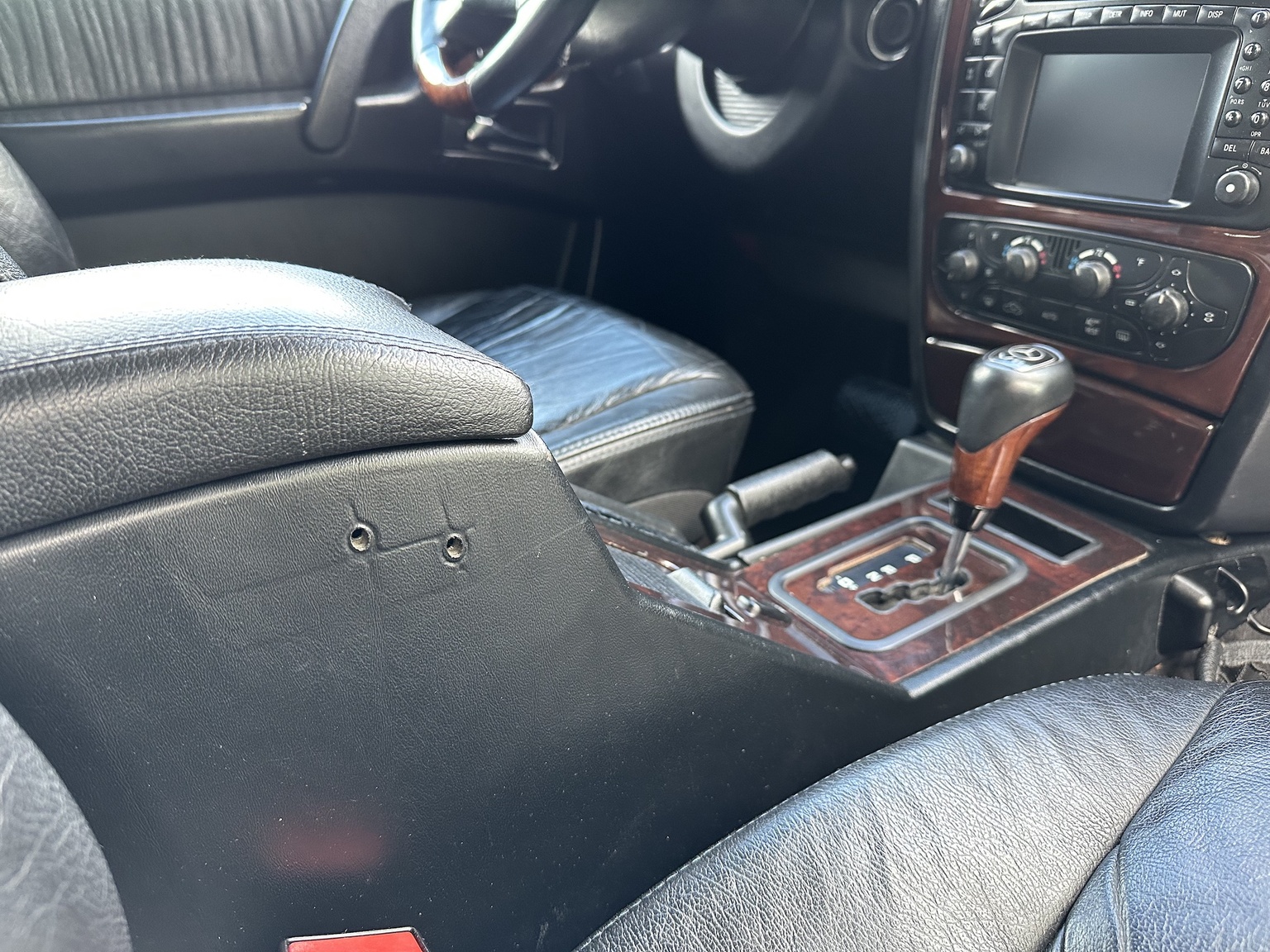 Interior image of 2002 Mercedes-Benz G 500 (46)