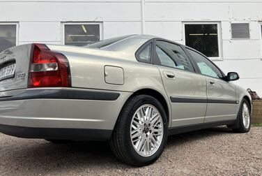 Exteriörbild på 1999 Volvo S80