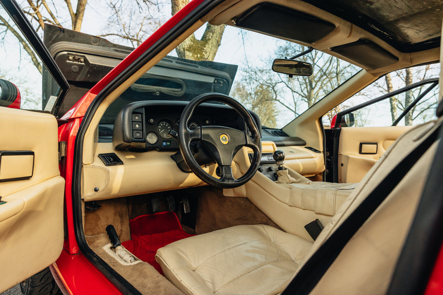 Interior image of 1989 Lotus Esprit Turbo 