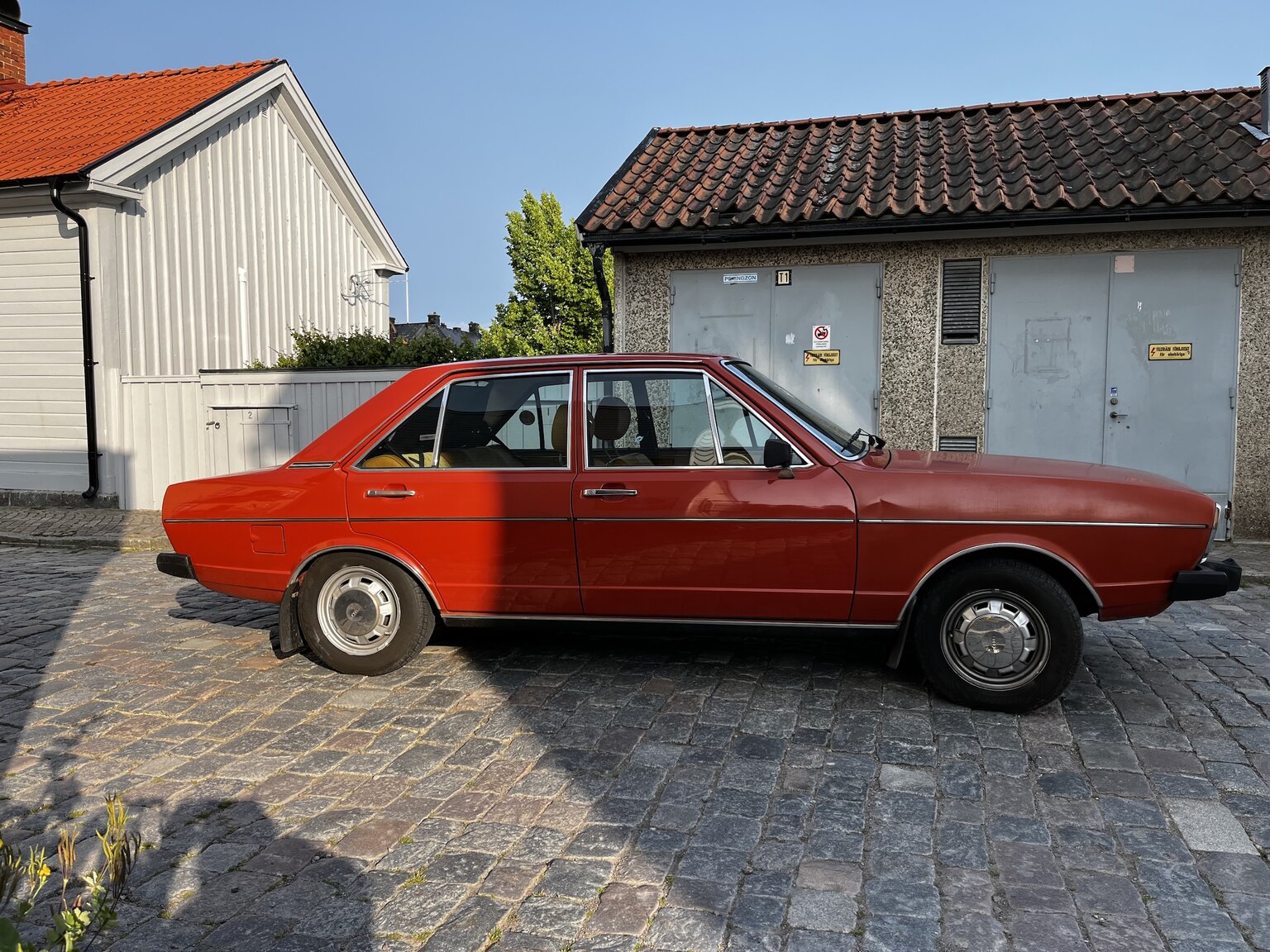 Exterior image of 1976 Audi 80 GL B1  (19)