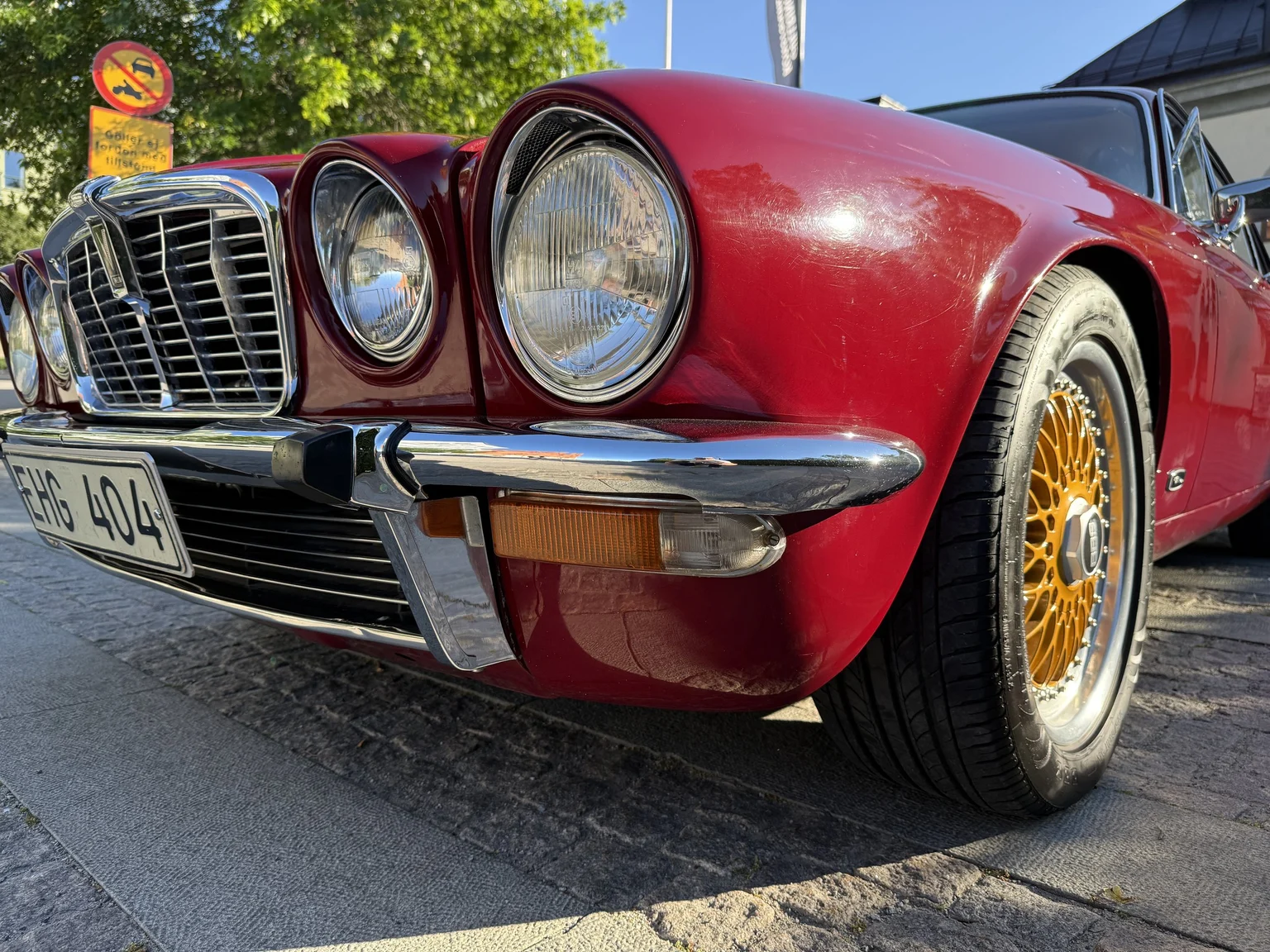 Exterior image of 1970 Jaguar XJ12 Performance (22)