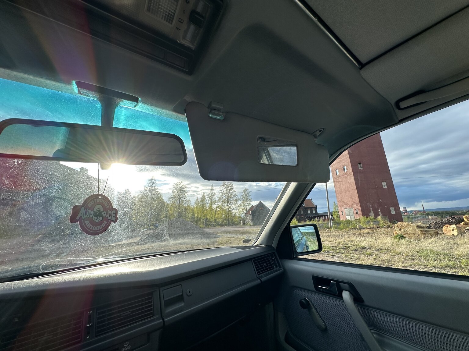 Interior image of 1988 Mercedes-Benz 190 E
