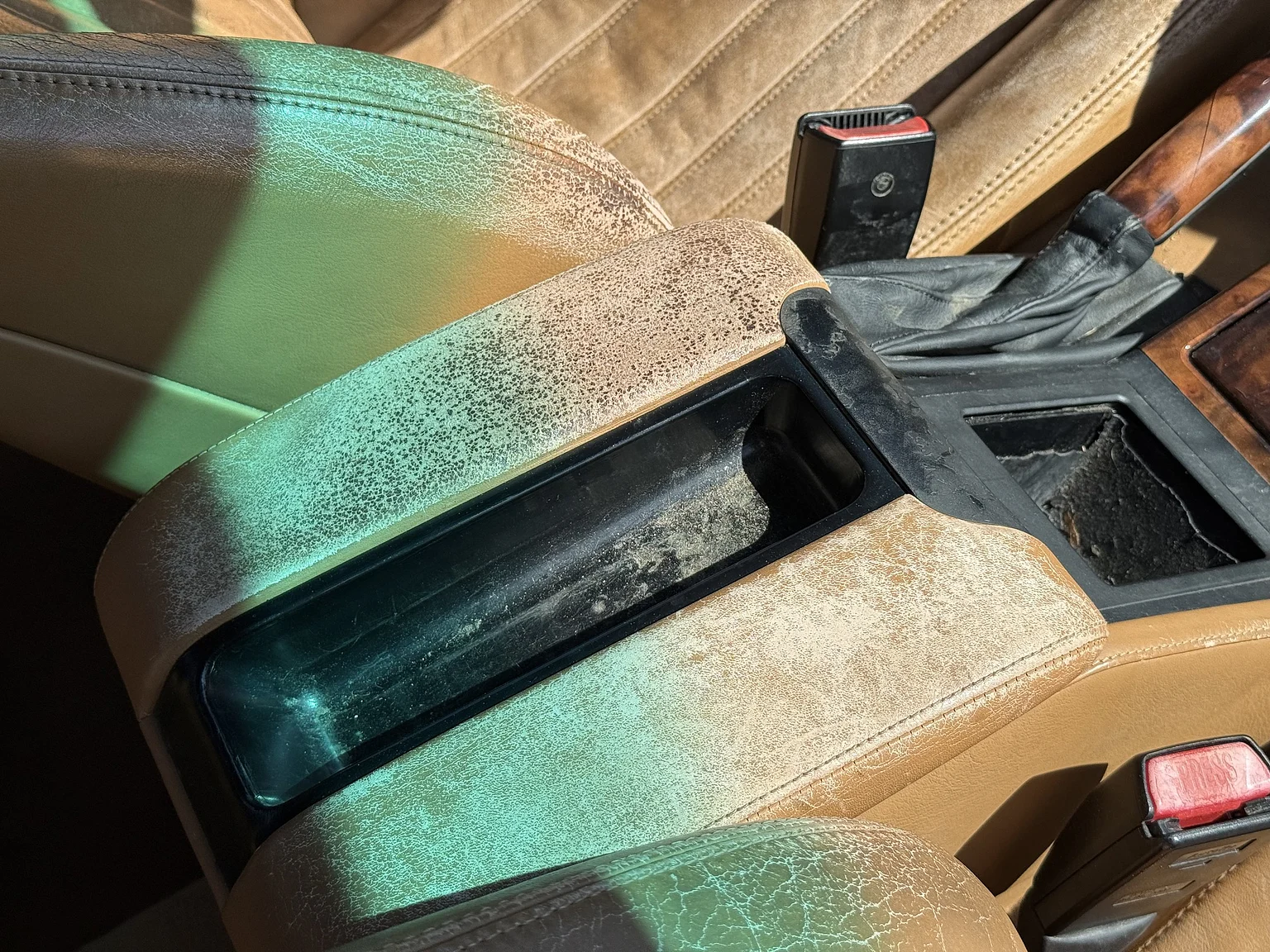 Interior image of 2001 BMW M5 E39 LCI (56)