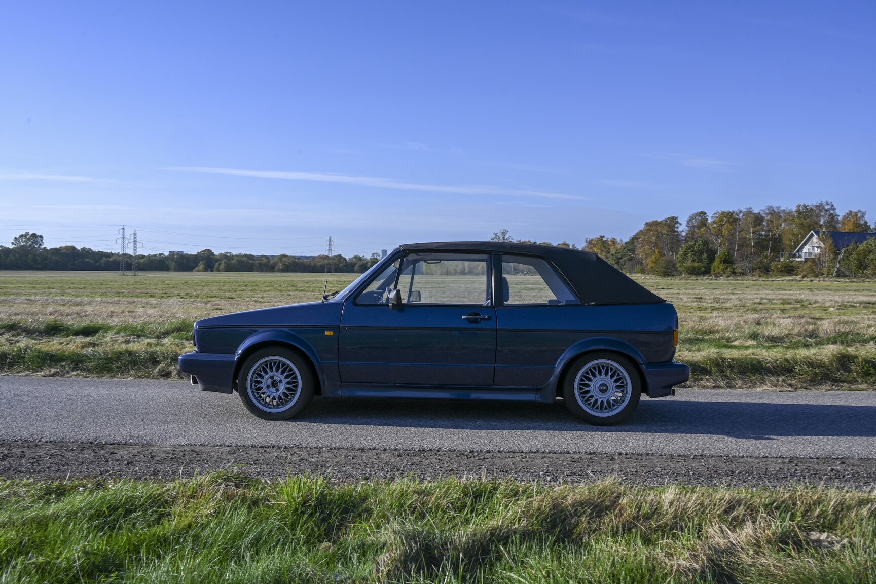 Exterior image of 1991 Volkswagen Golf Karmann Cabriolet
