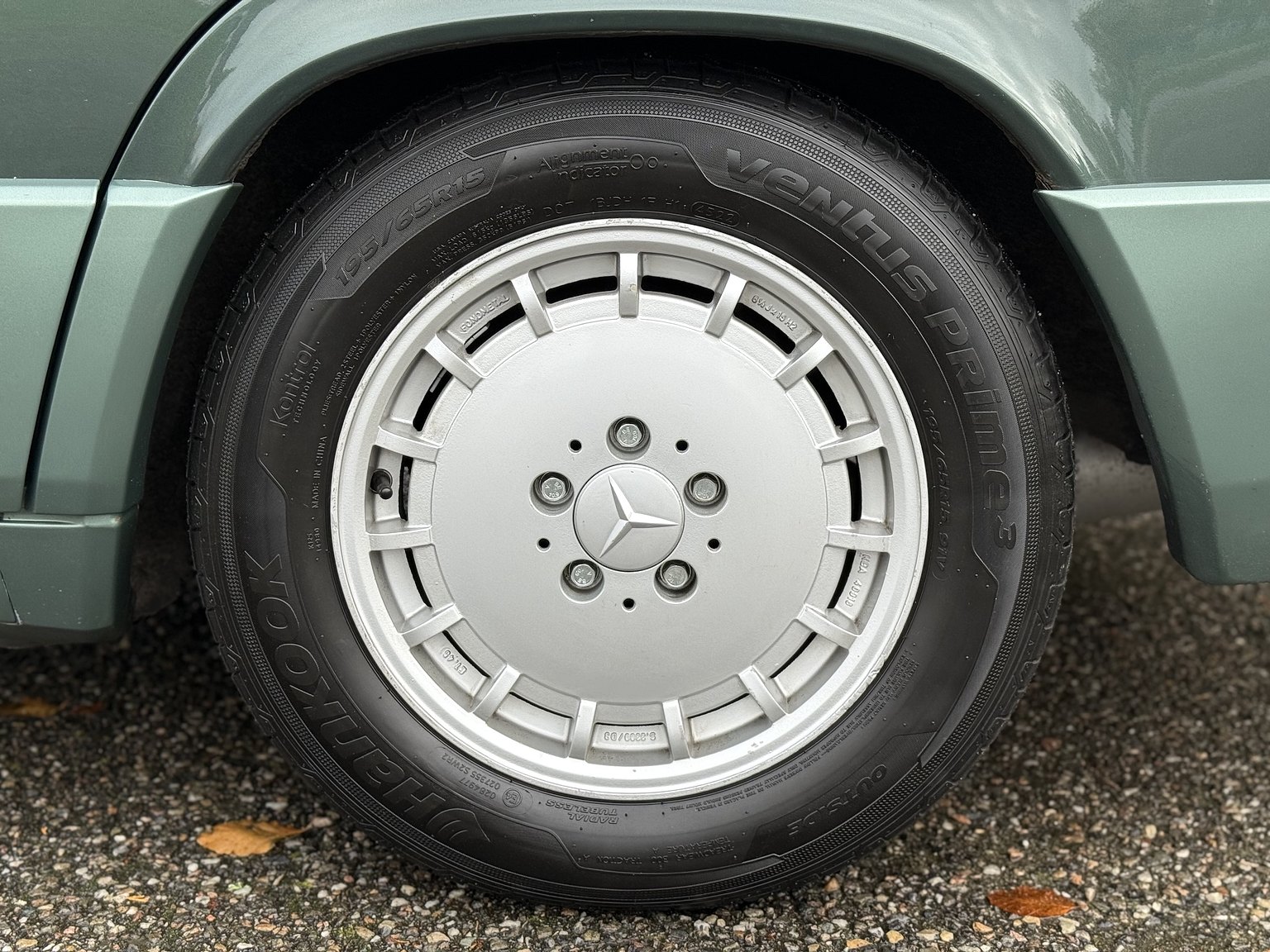 Exterior image of 1989 Mercedes-Benz 190 E