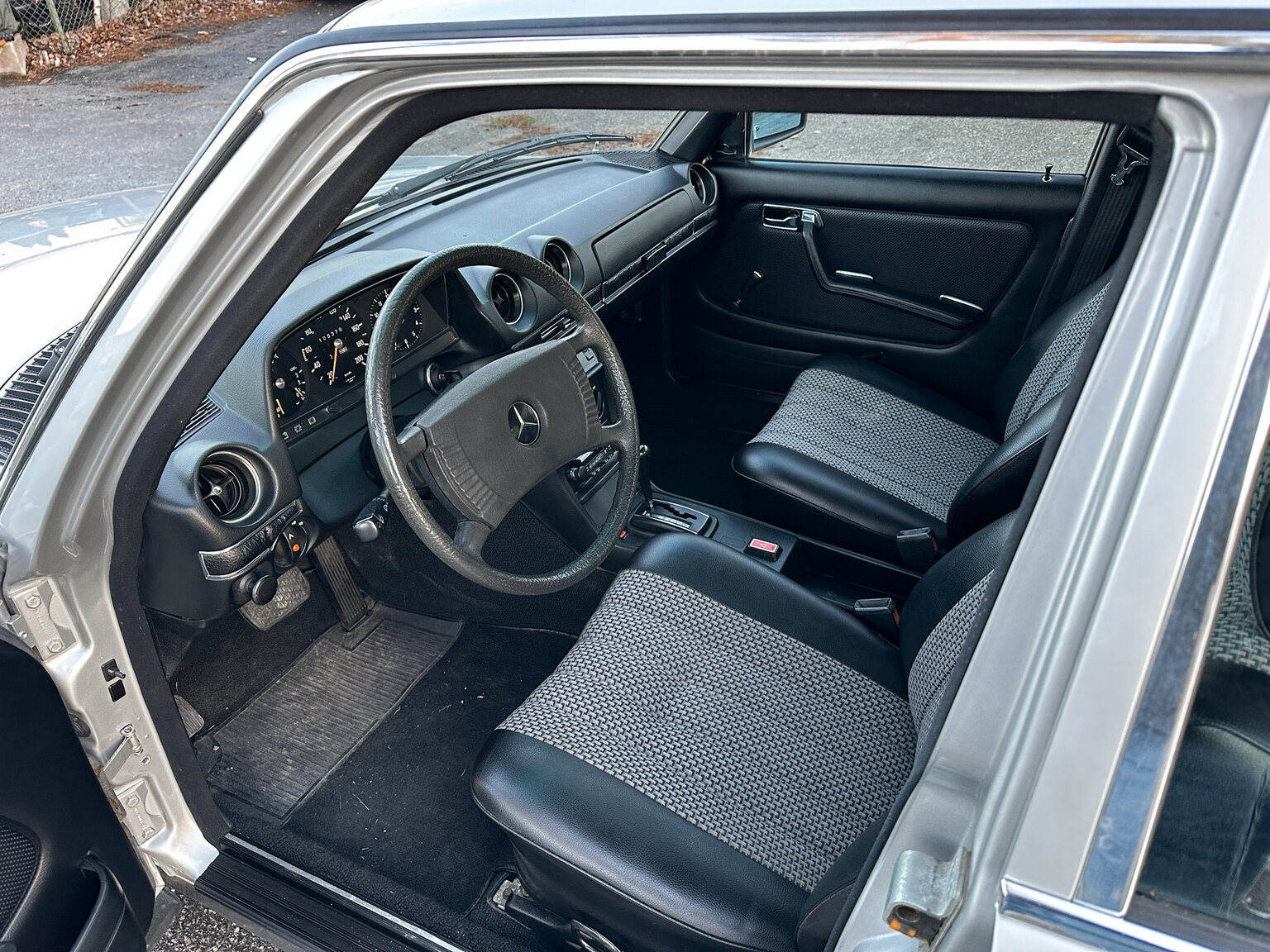 Interiörbild 1978 Mercedes-Benz 250