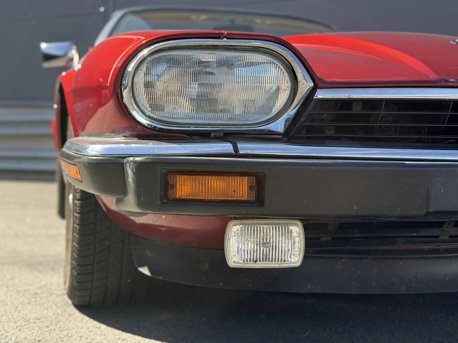 Exterior image of 1993 Jaguar XjS Cabriolet (29)