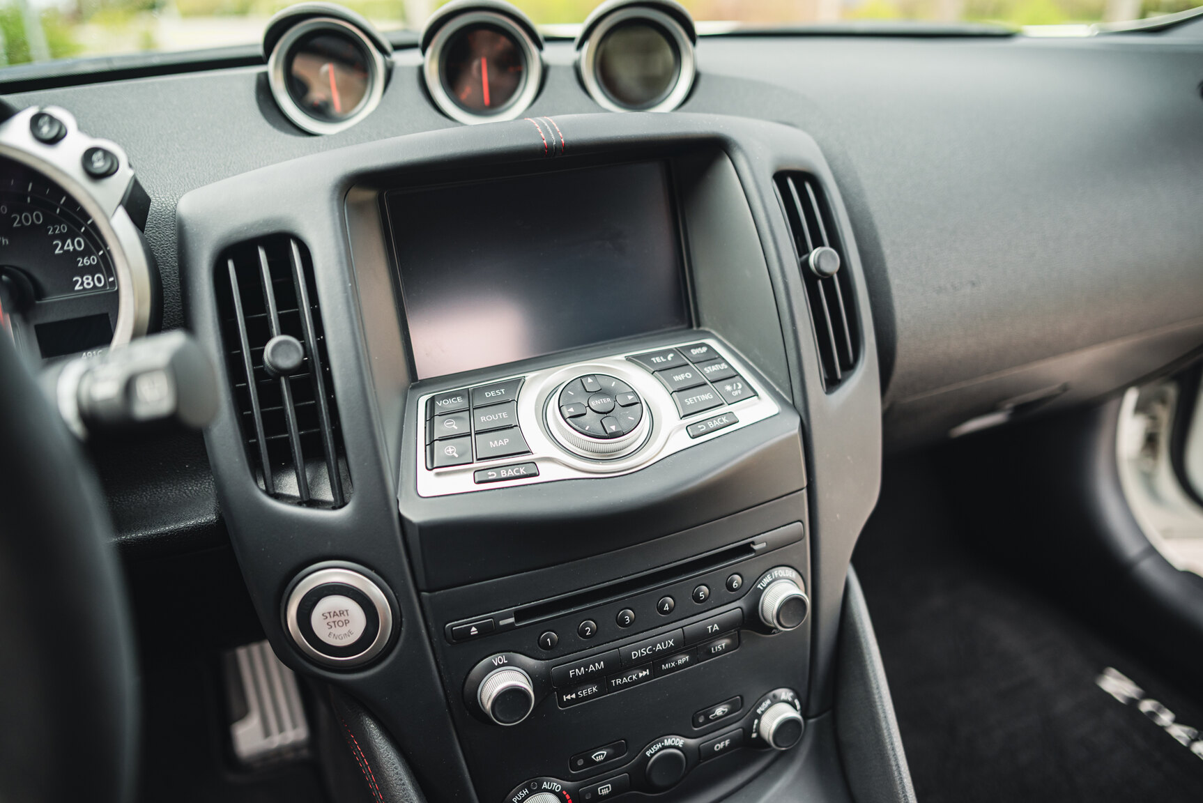 Interior image of 2014 Nissan 370Z Nismo