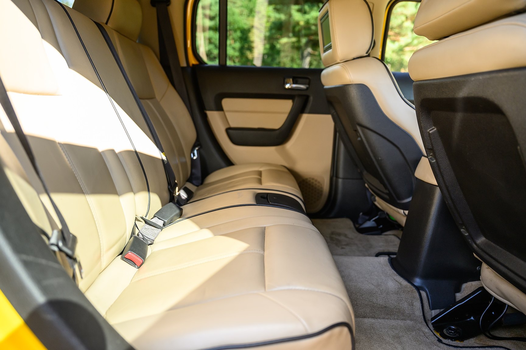 Interior image of 2006 Hummer H3